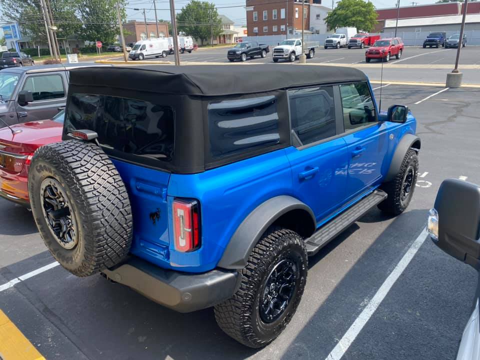 Ford Bronco VELOCITY BLUE Bronco Club Velocity Blue Wildtrak Bronco 4-Door Soft Top 4