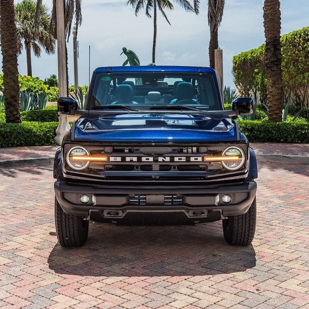 Ford Bronco ANTIMATTER BLUE Bronco Club Antimatter Blue Outer Banks OBX Ford Bronco 4-Door Doors Removed Off Top Removed 1