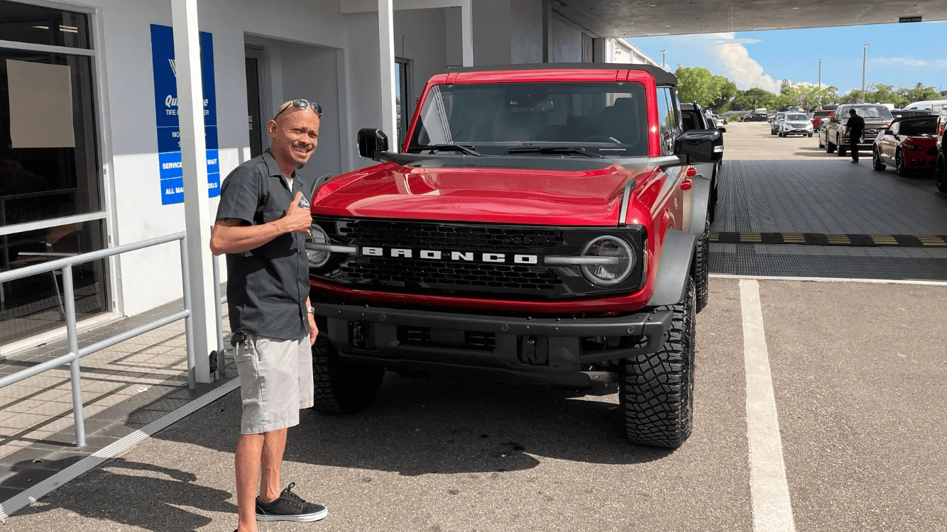 Ford Bronco RAPID RED Bronco Club D3EA7B96-FC18-4DD2-97A0-F57F66A2EE91