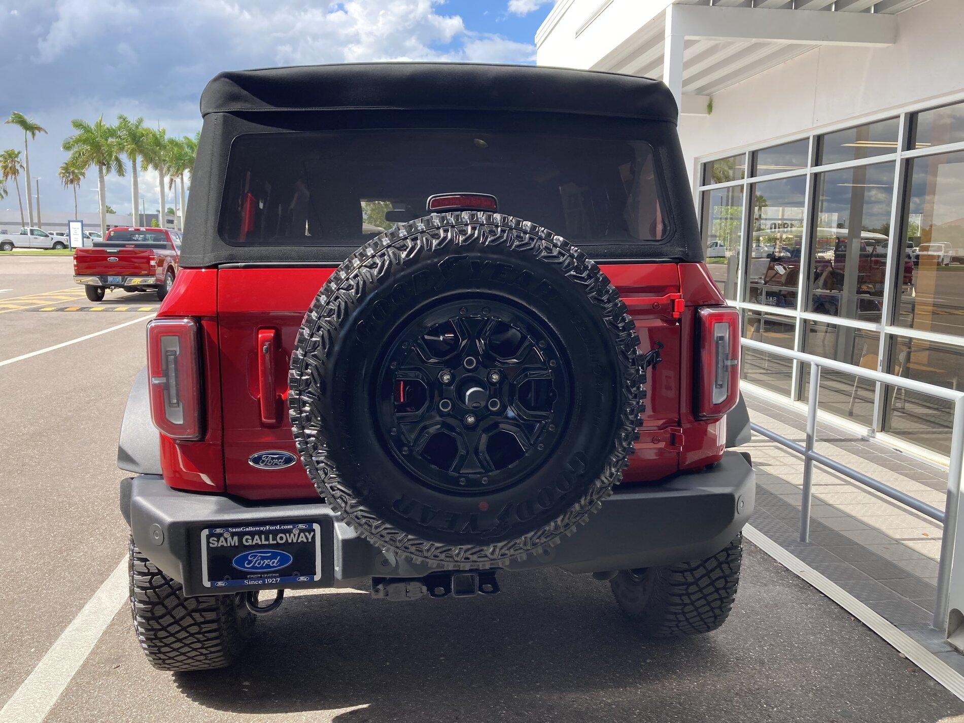 Ford Bronco RAPID RED Bronco Club 8E851CFC-F0F0-4295-A13F-6F52EF0C13D4