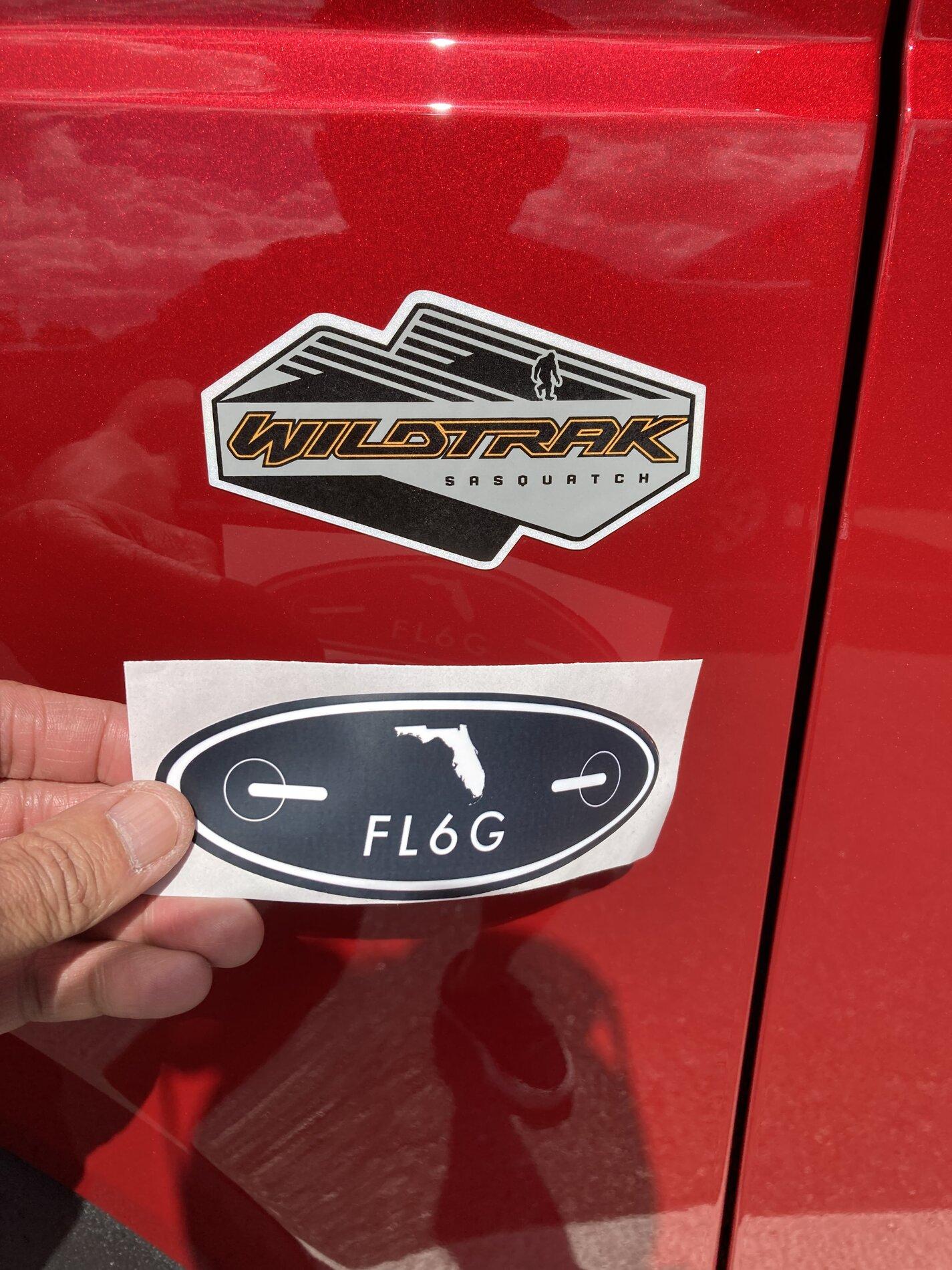 Ford Bronco RAPID RED Bronco Club B84A6079-75E6-4F37-ACE0-B925D5E2F1FA