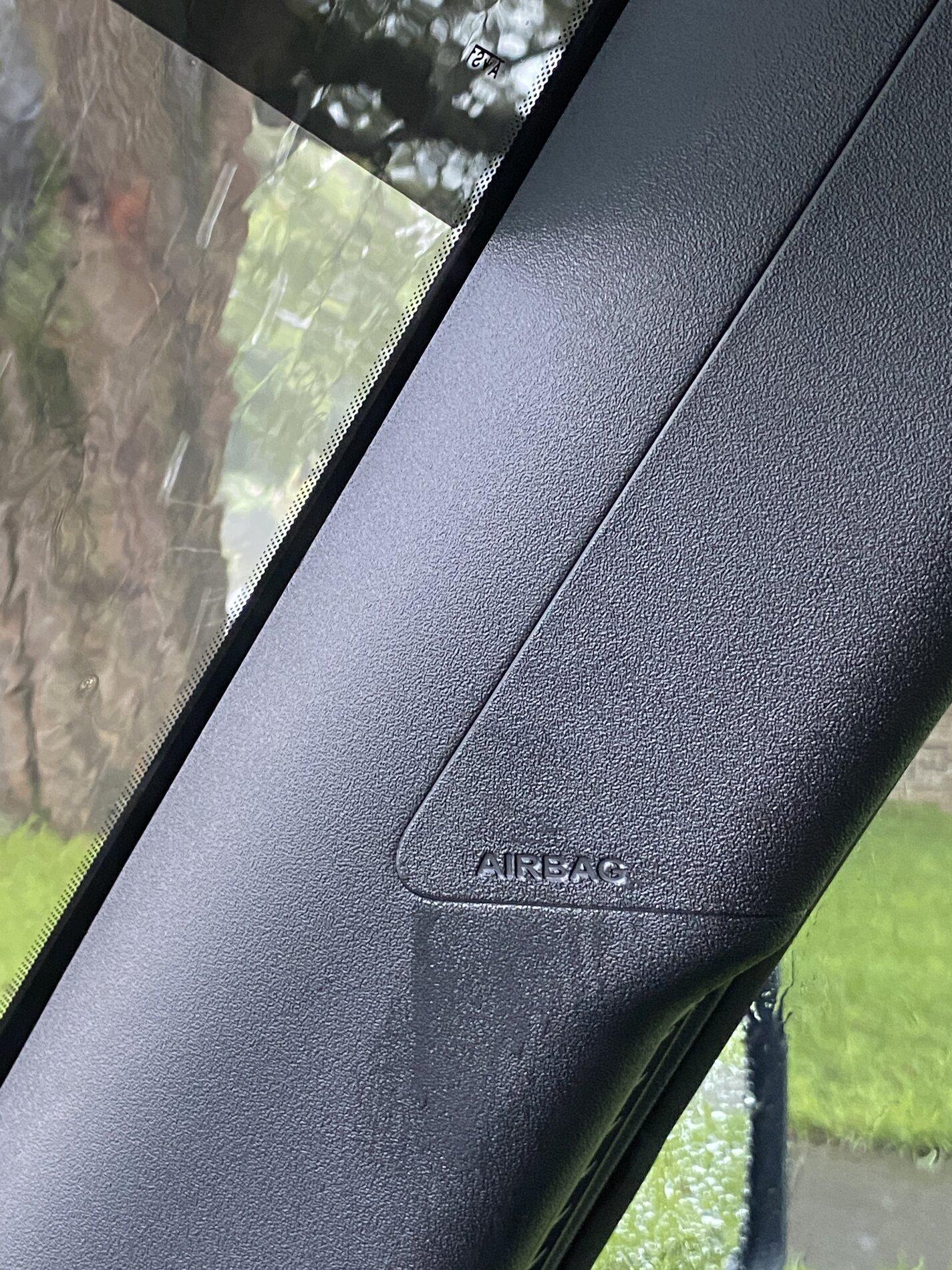 Ford Bronco Water leaking from A-pillar airbag cover in heavy rain 609B5EF3-2859-452C-AD31-DB35F73F0D57