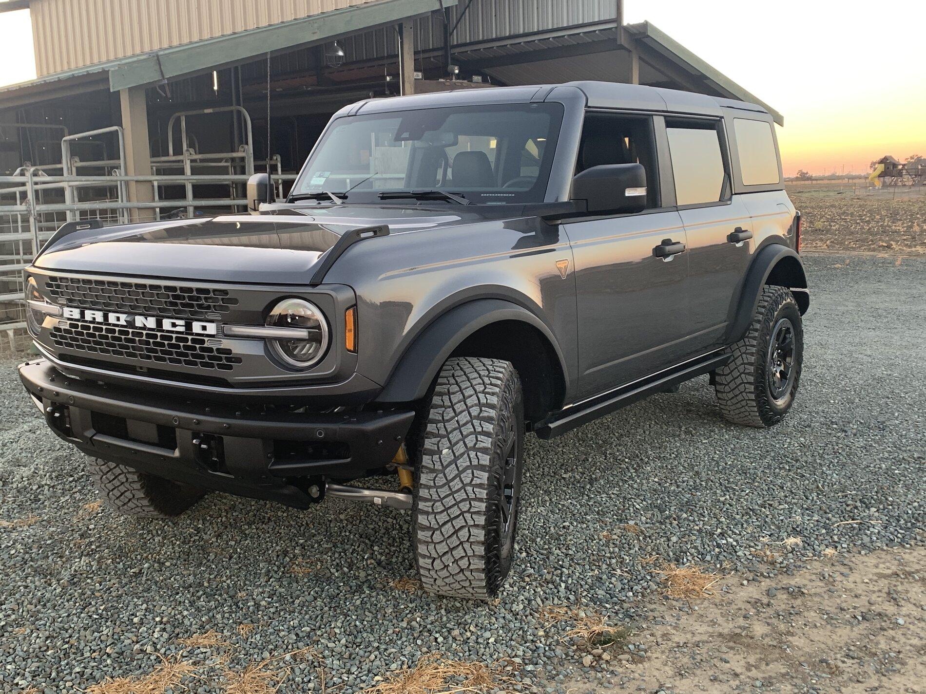 Ford Bronco CARBONIZED GRAY Bronco Club 86D3FFDA-4B4F-48EC-B35A-0ABE3CC3EDA3