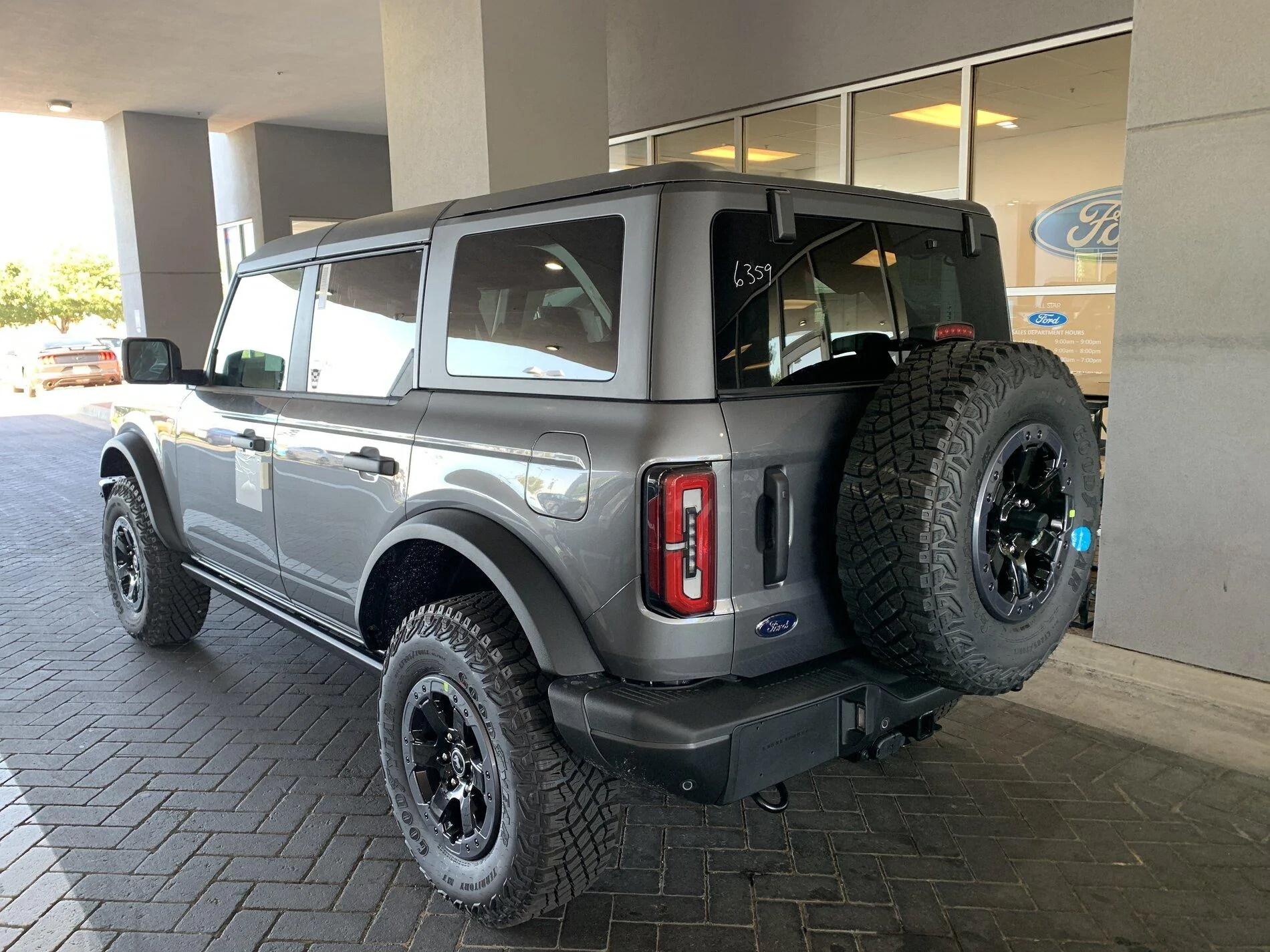 Ford Bronco CARBONIZED GRAY Bronco Club 5636687B-C4A6-431A-8E00-C149EB77F91C