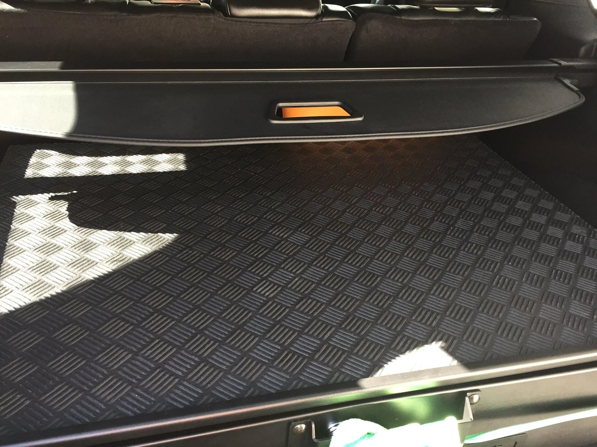 Ford Bronco Review & Pics: 2021 Bronco Cargo Area Security Drawer CB112501-CE72-45D5-9CEA-75A696536577