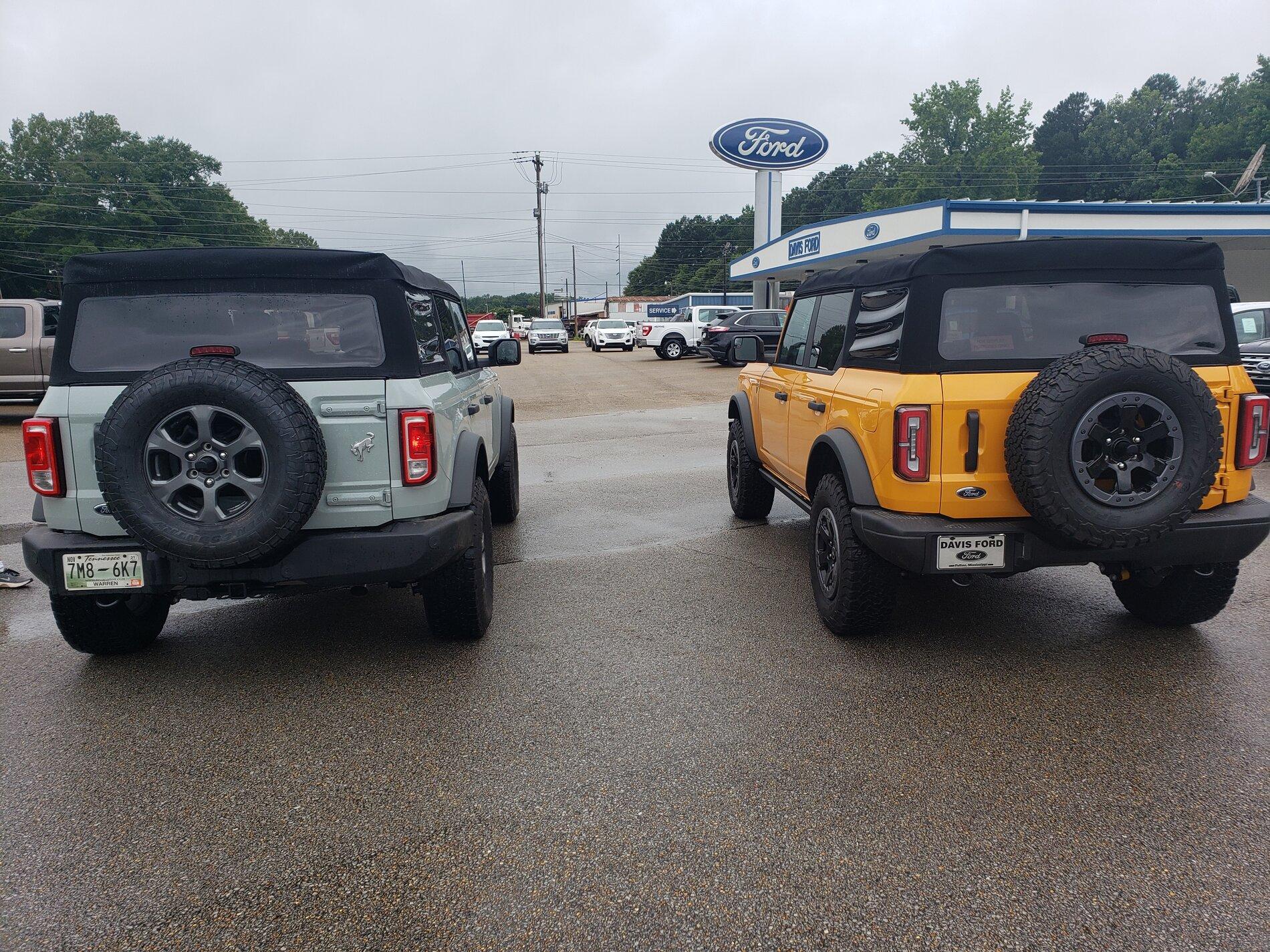 Ford Bronco Big Bend w 33's vs Badlands non-squatch 20210719_134103