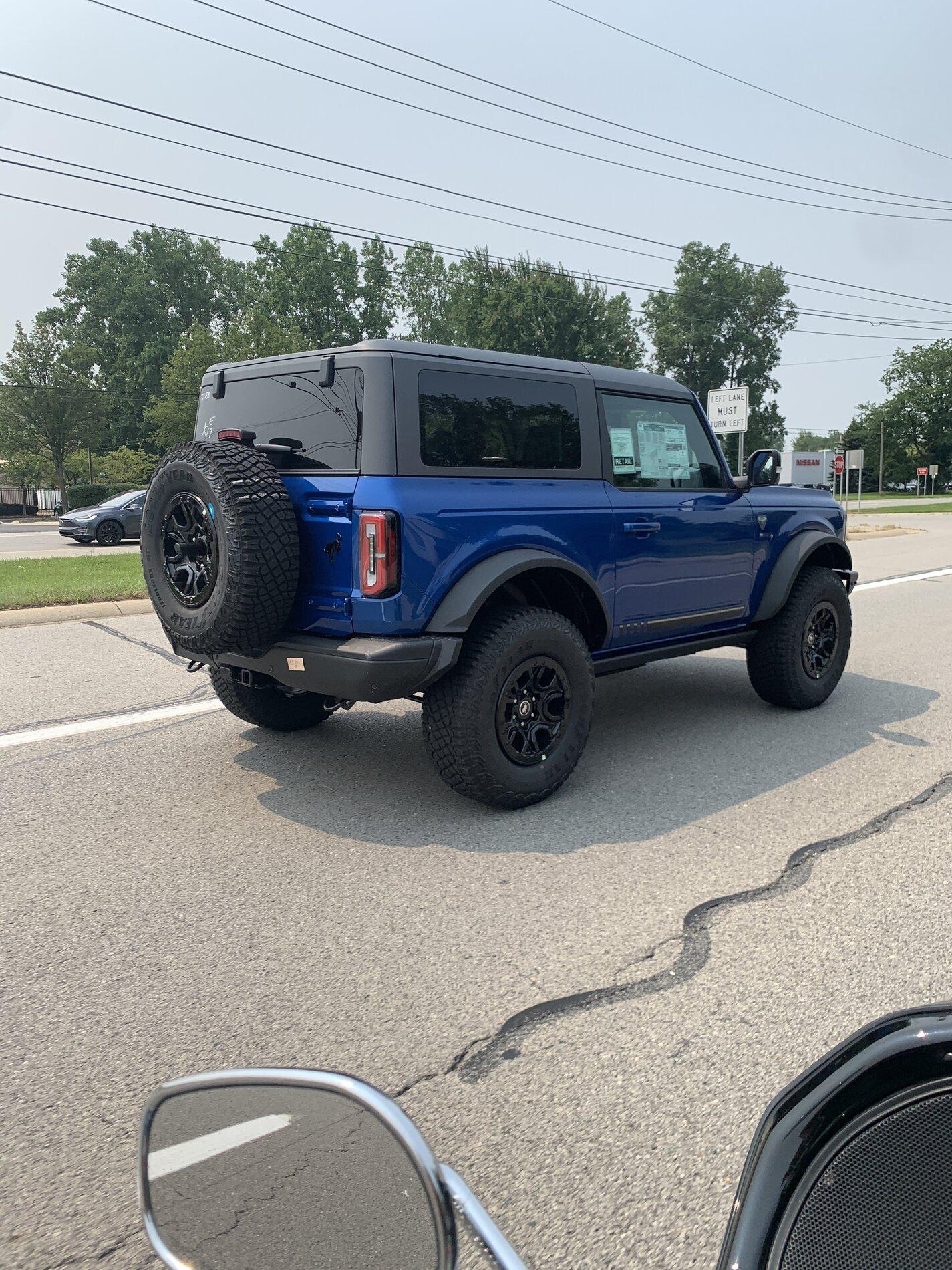 Ford Bronco LIGHTNING BLUE Bronco Club 78AD833E-00E0-4EE3-B6C2-76E9D05AFE8D
