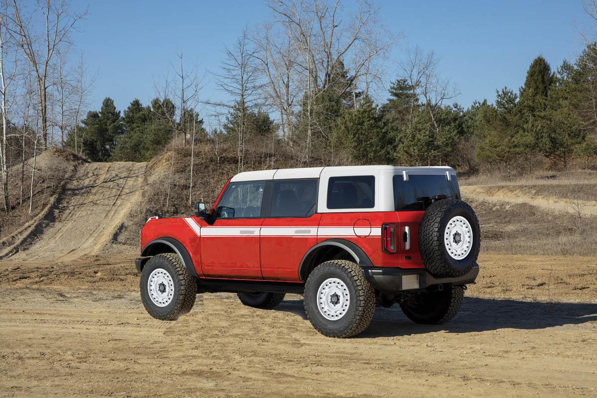 White Top Race Red 2021 Bronco 4 Door 7.jpg