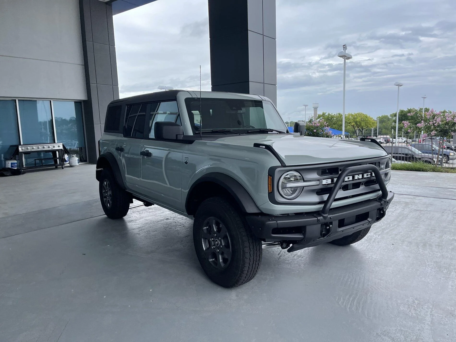 Ford Bronco CACTUS GRAY Bronco Club 9118EF05-1F2D-4B2F-B83F-A5A847C60F8C