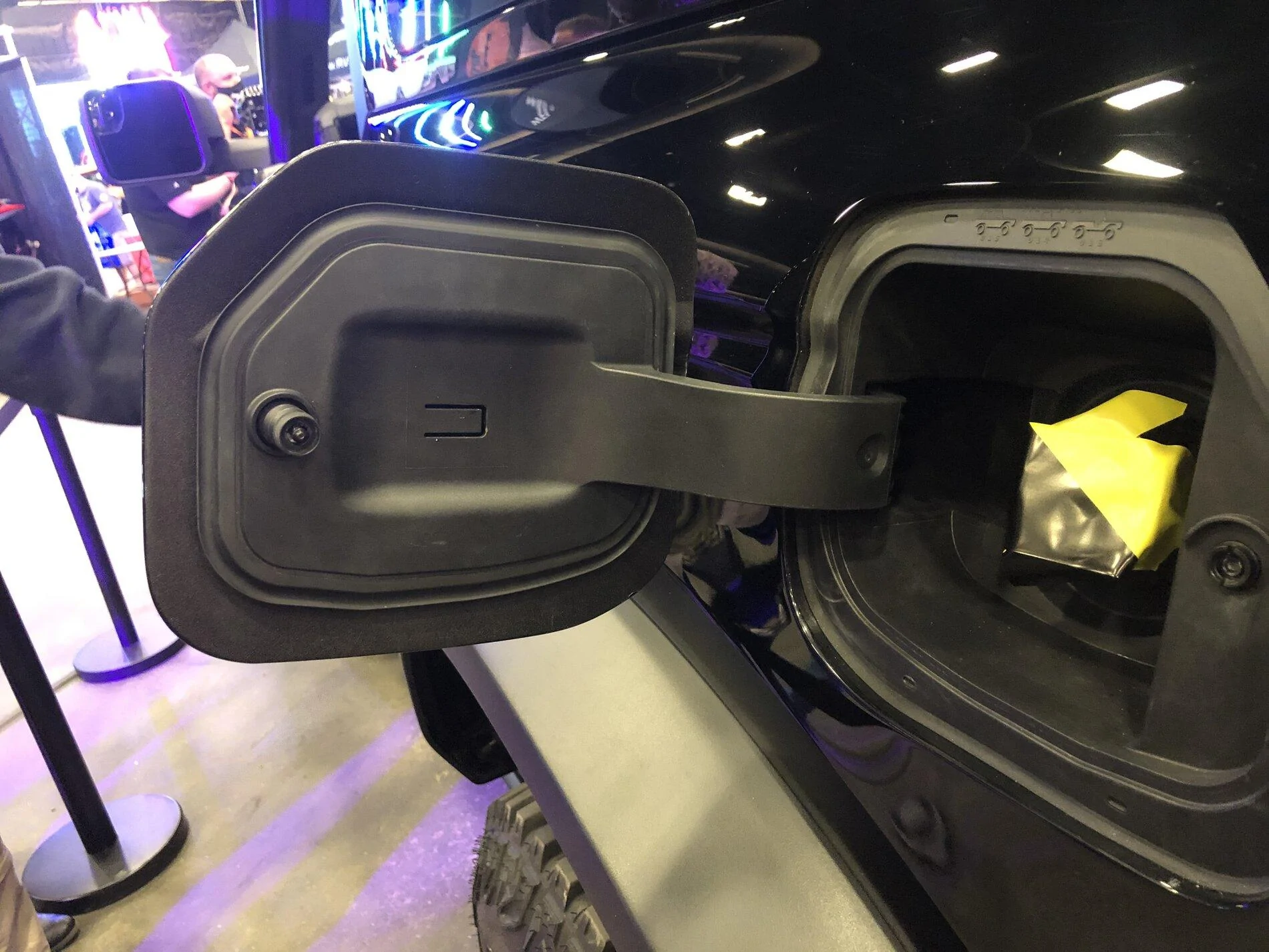 Ford Bronco Installing keypad entry after sale? Bronco Gas Door