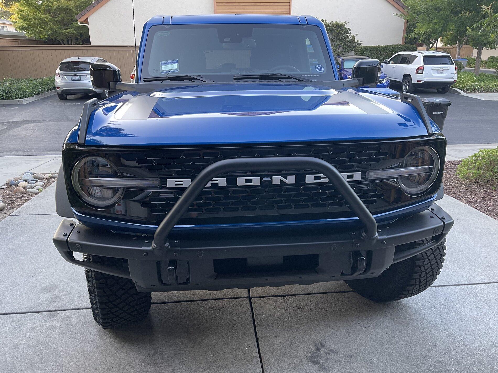 Ford Bronco LIGHTNING BLUE Bronco Club 6A31A31B-5735-48A8-8B65-40BAC9EA1387