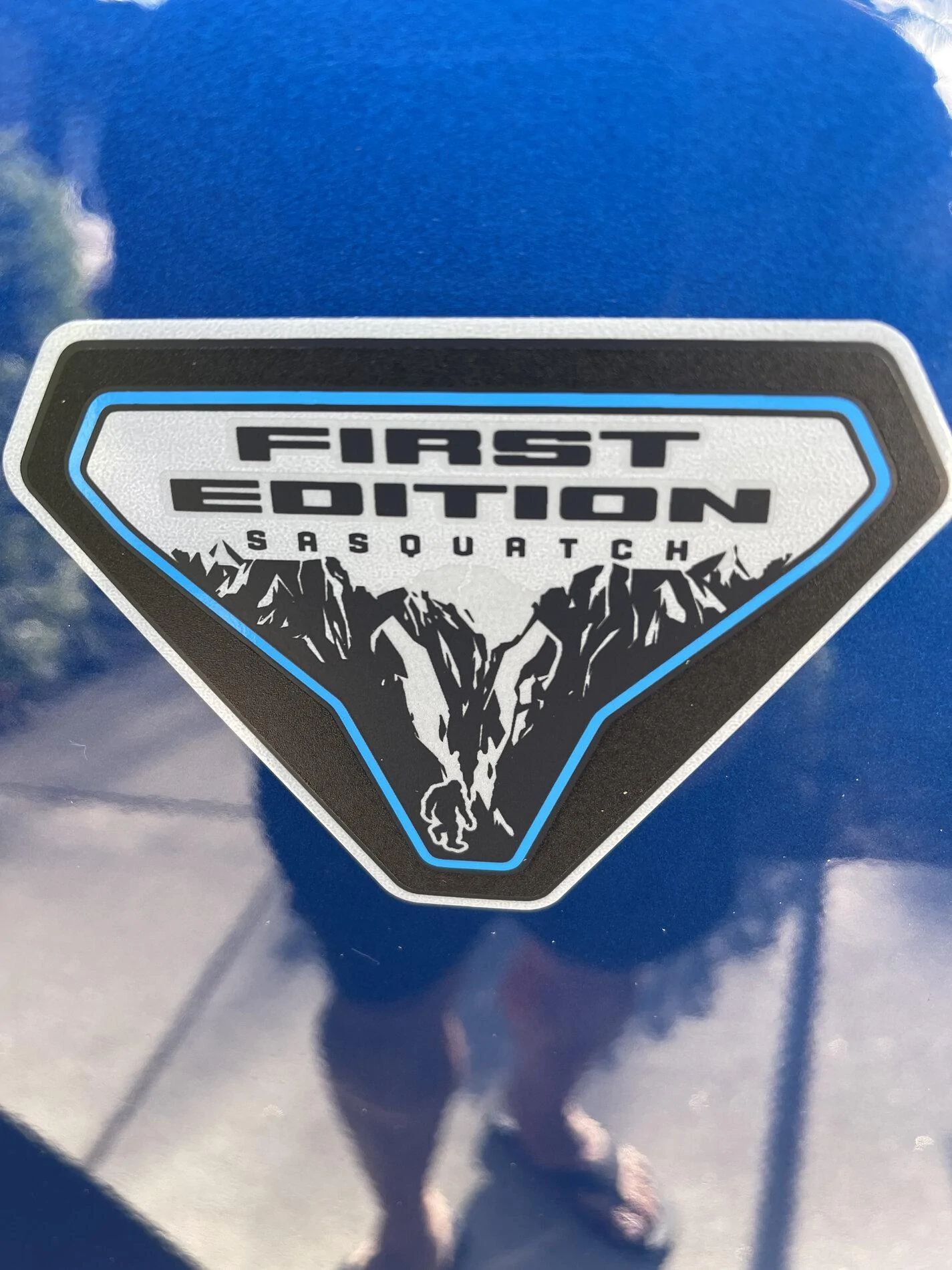 Ford Bronco LIGHTNING BLUE Bronco Club E47DA6C4-55C2-45E8-B769-503CA1BCDA51