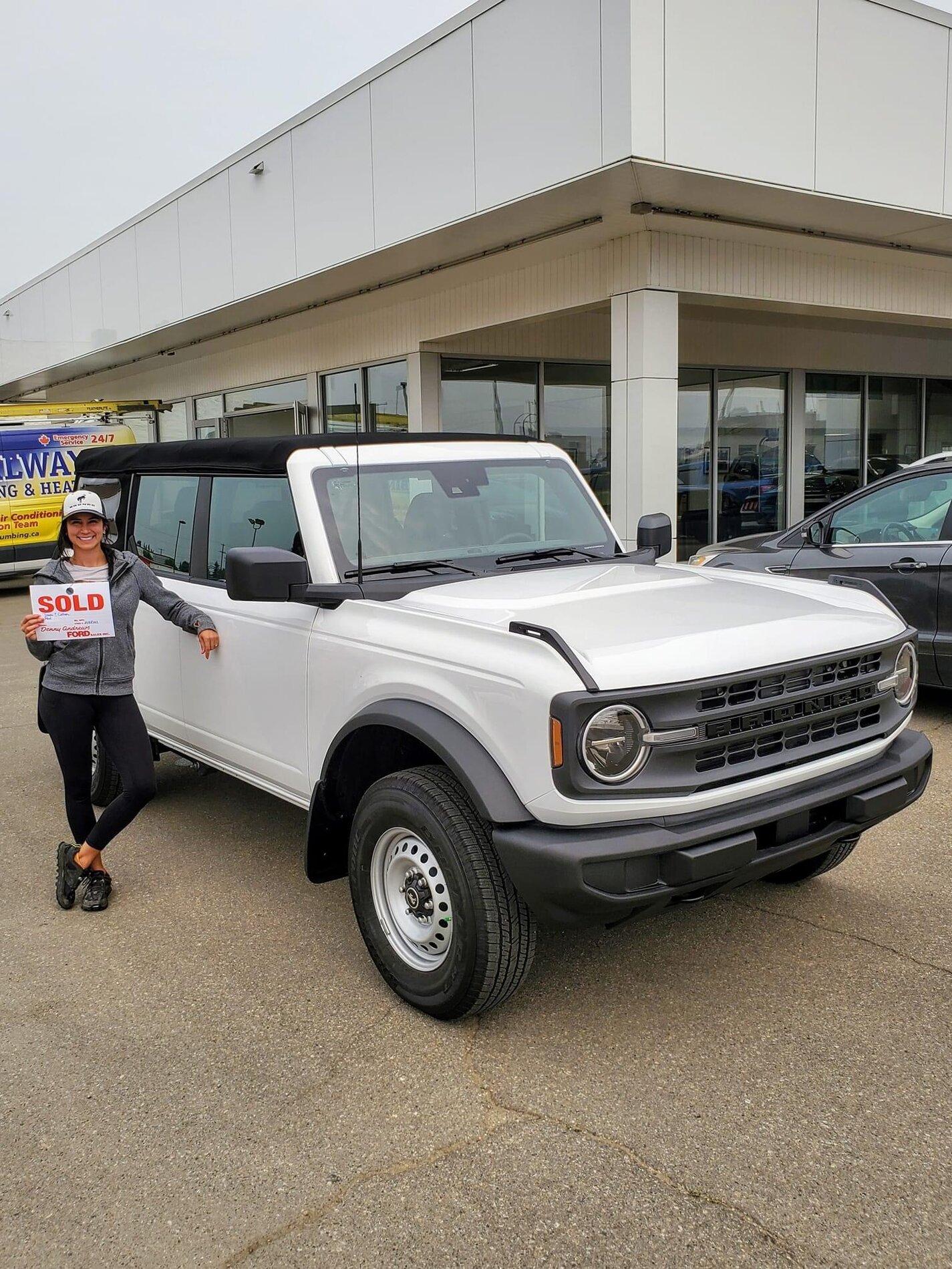Ford Bronco OXFORD WHITE Bronco Club 54B9CC02-3018-4D8B-93EC-C4707E8B7774