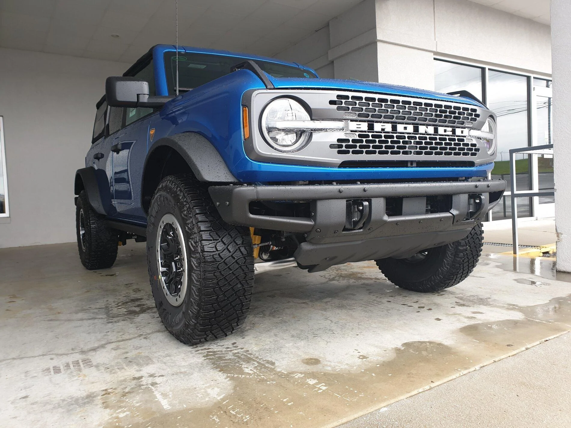 Ford Bronco First 24 hrs in my Badlands Sasquatch 4dr 2.7L Velocity Blue Soft Top (w/ Rear Cargo Enclosure review) 20210719_175628