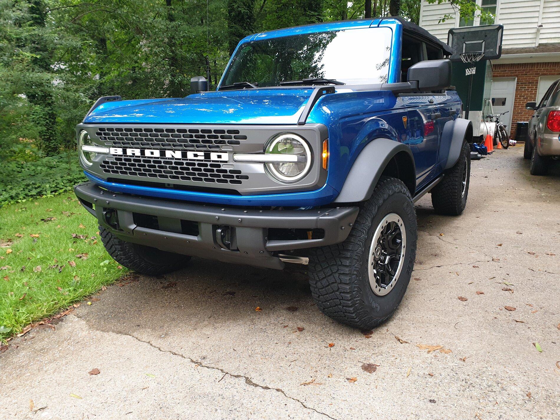 Ford Bronco First 24 hrs in my Badlands Sasquatch 4dr 2.7L Velocity Blue Soft Top (w/ Rear Cargo Enclosure review) 20210720_180621