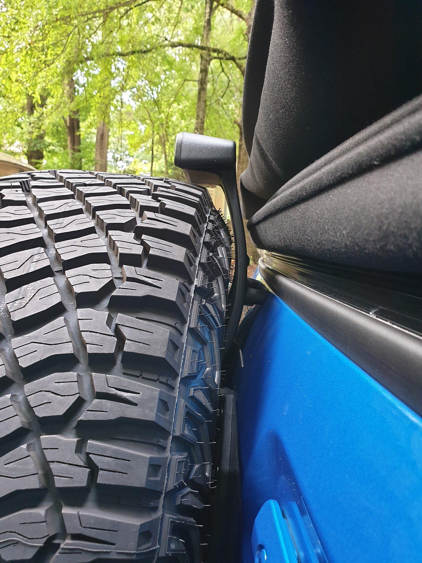 Ford Bronco First 24 hrs in my Badlands Sasquatch 4dr 2.7L Velocity Blue Soft Top (w/ Rear Cargo Enclosure review) 20210720_163150