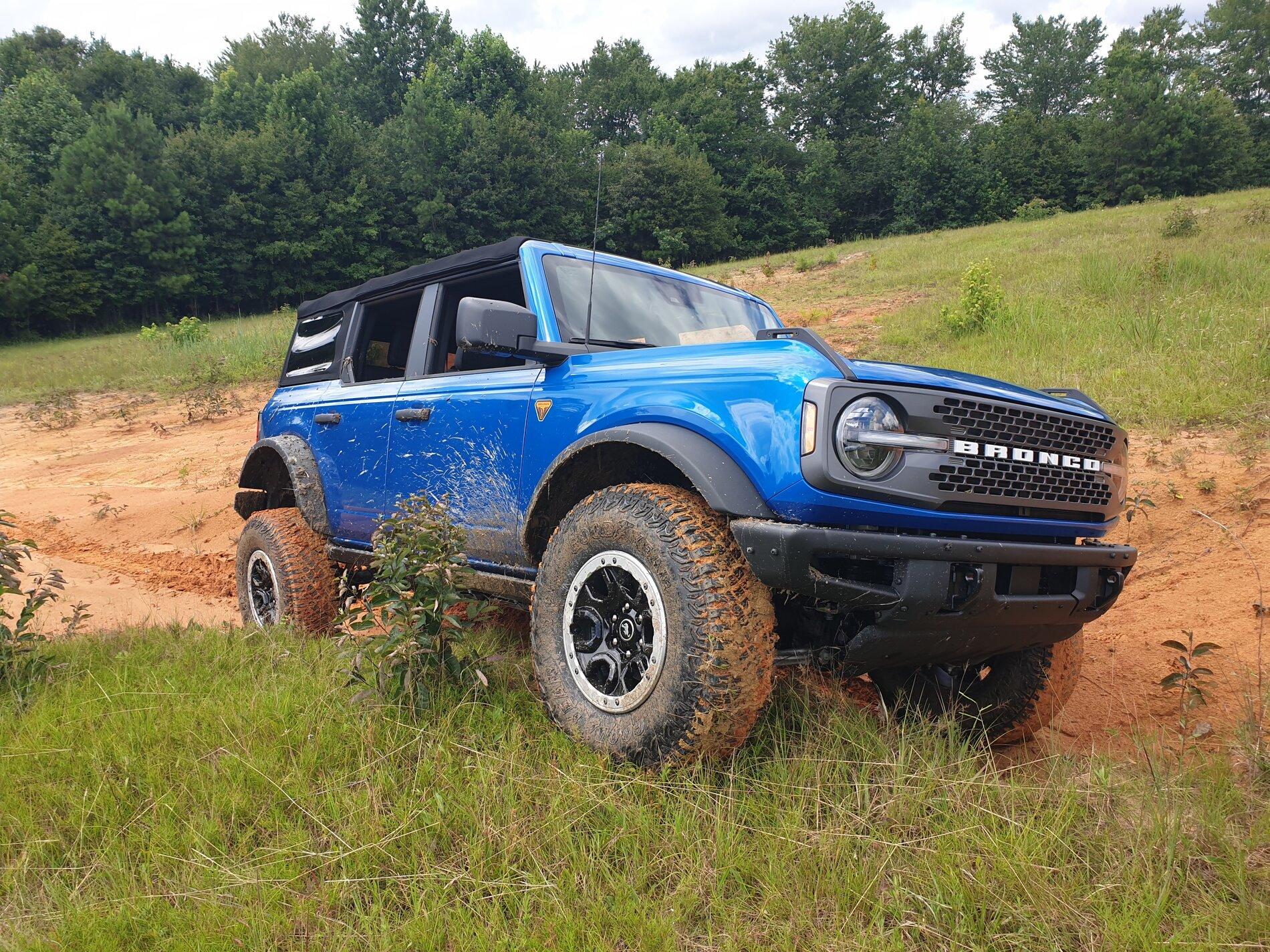 Ford Bronco First 24 hrs in my Badlands Sasquatch 4dr 2.7L Velocity Blue Soft Top (w/ Rear Cargo Enclosure review) 20210721_160450