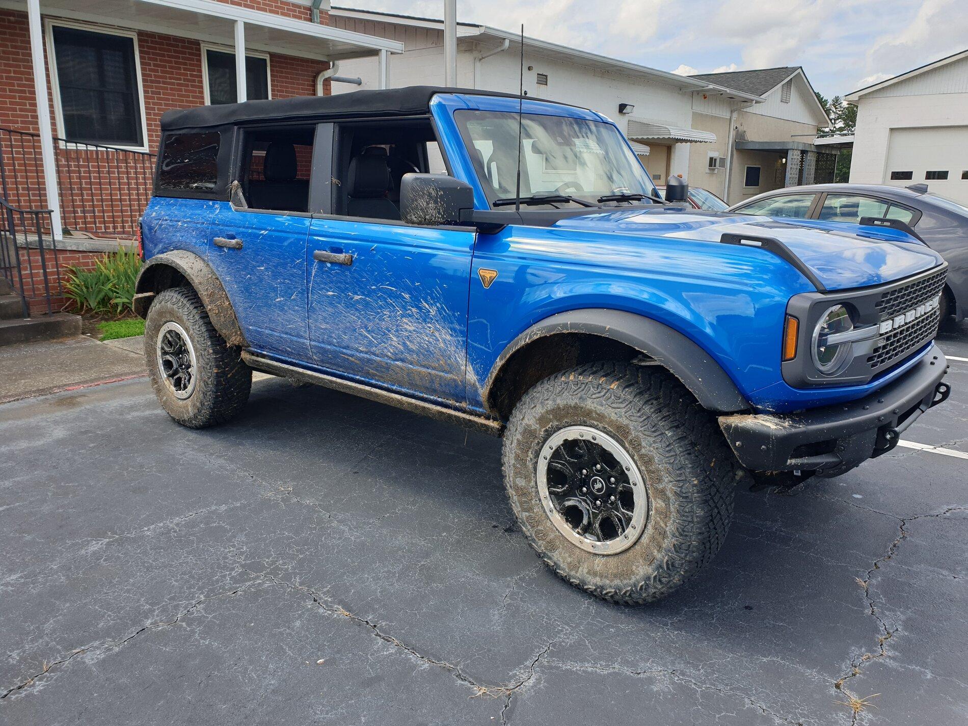 Ford Bronco First 24 hrs in my Badlands Sasquatch 4dr 2.7L Velocity Blue Soft Top (w/ Rear Cargo Enclosure review) 20210721_161413