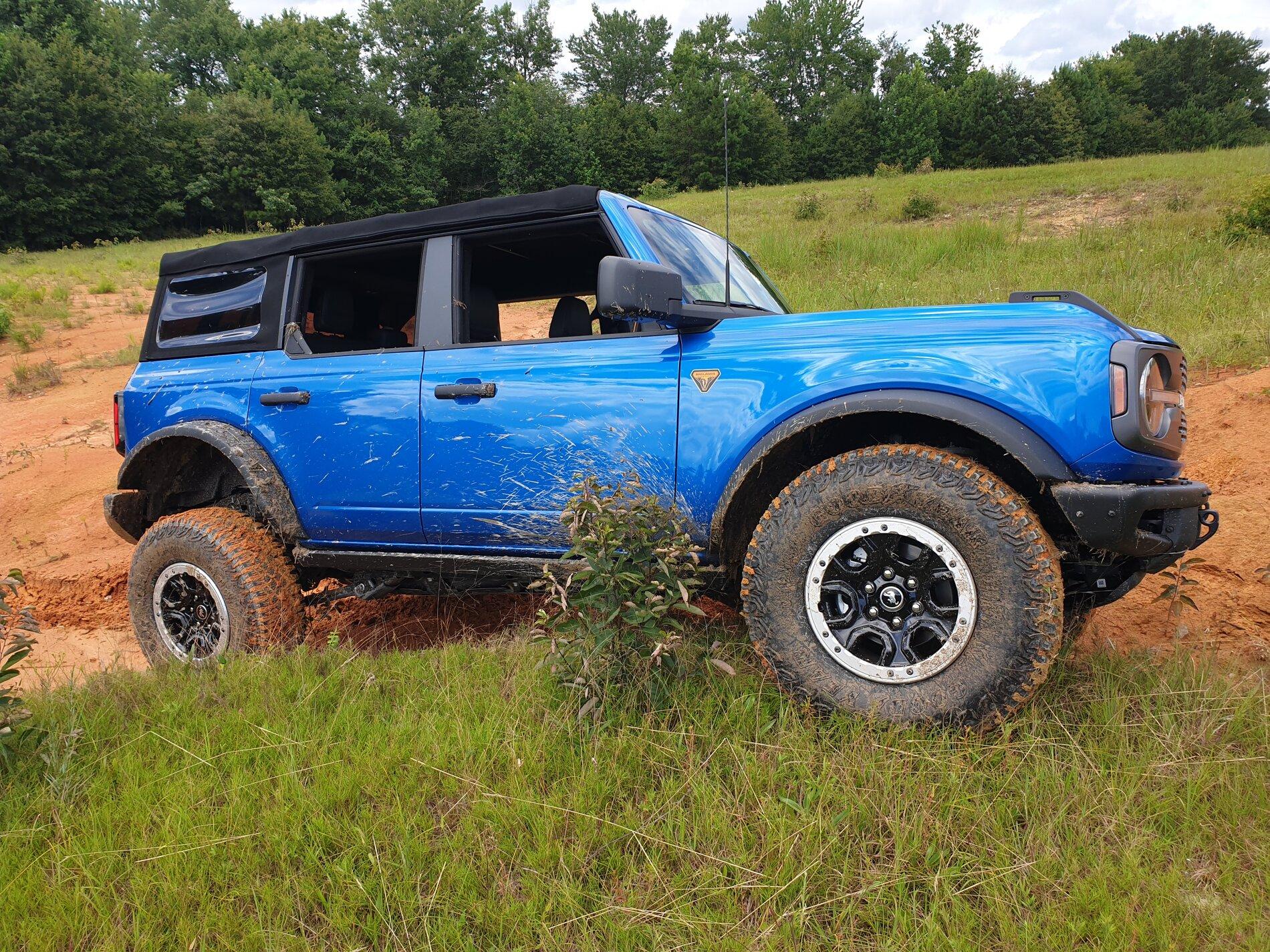 Ford Bronco First 24 hrs in my Badlands Sasquatch 4dr 2.7L Velocity Blue Soft Top (w/ Rear Cargo Enclosure review) 20210721_160743
