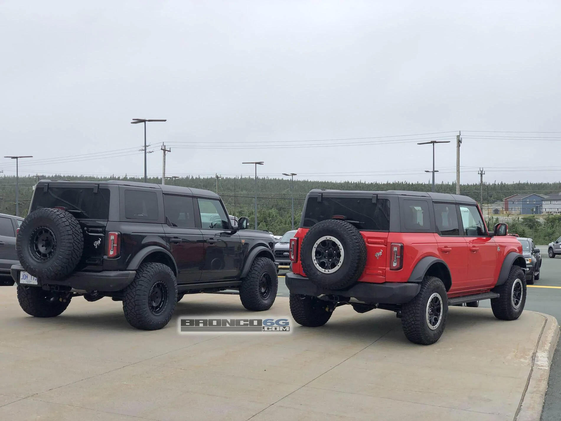 Ford Bronco Pics: My Non-Sasquatch Bronco Badlands with 35’s vs... Sasquatch Outer Bank - side-by-side look! non-sasquatch bronco badlands 35's vs Sasquatch Outer Banks 3
