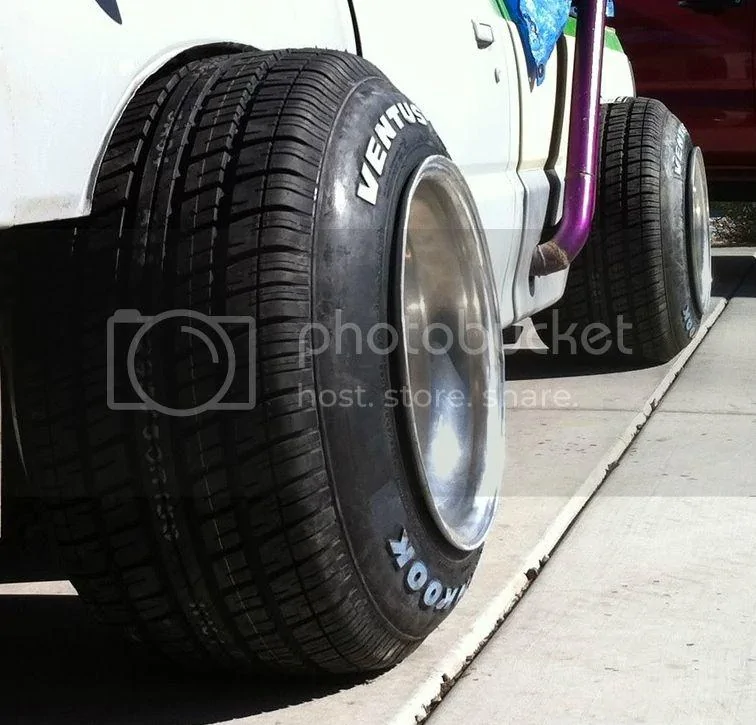 Ford Bronco 4WP Fender Deletes + 2” Level Kit + 35s on Bronco Black Diamond. stretch