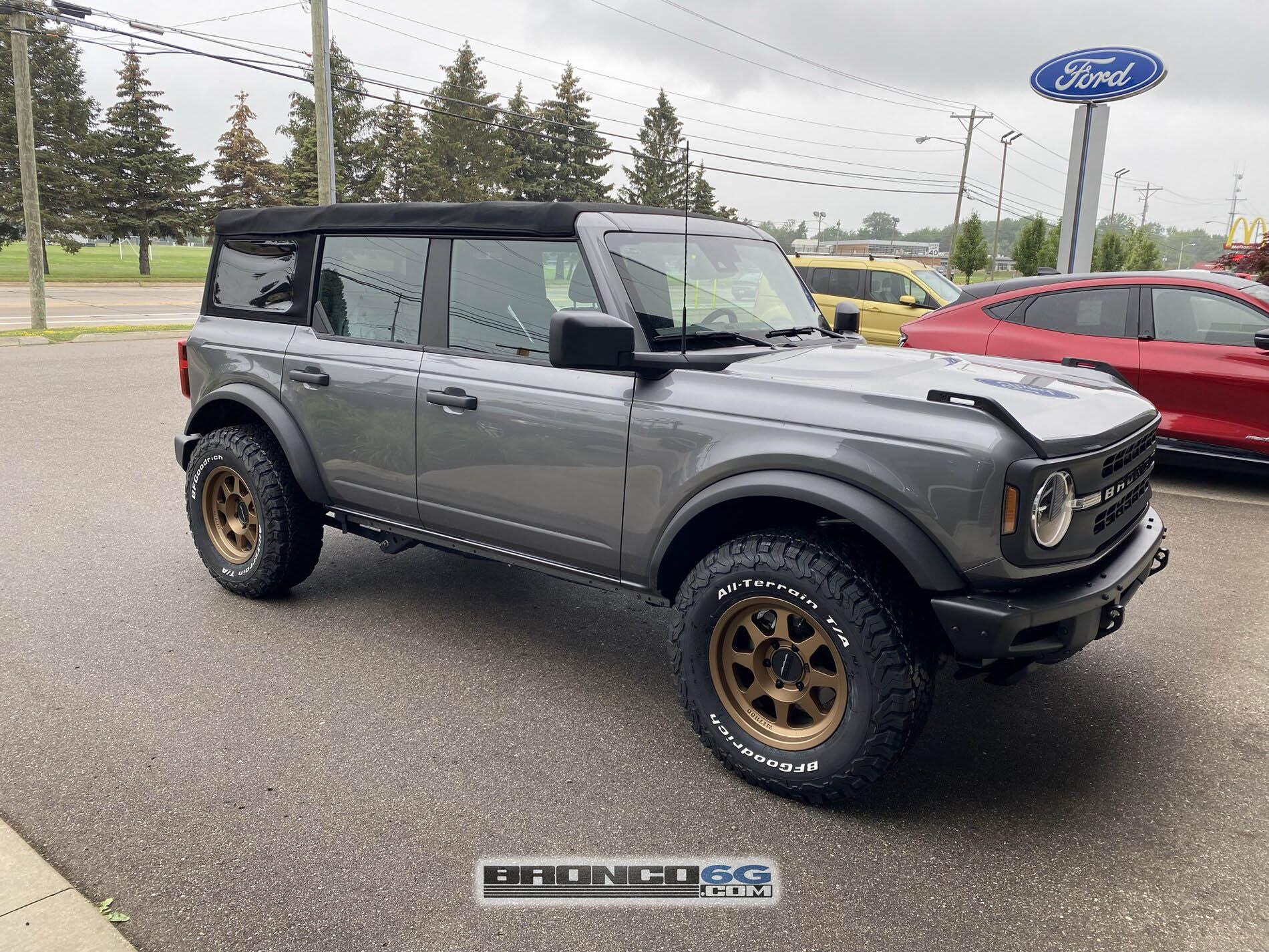 Ford Bronco CARBONIZED GRAY Bronco Club Base Bronco on 33%22 KO2 & 17%22 Method 701 wheels 1