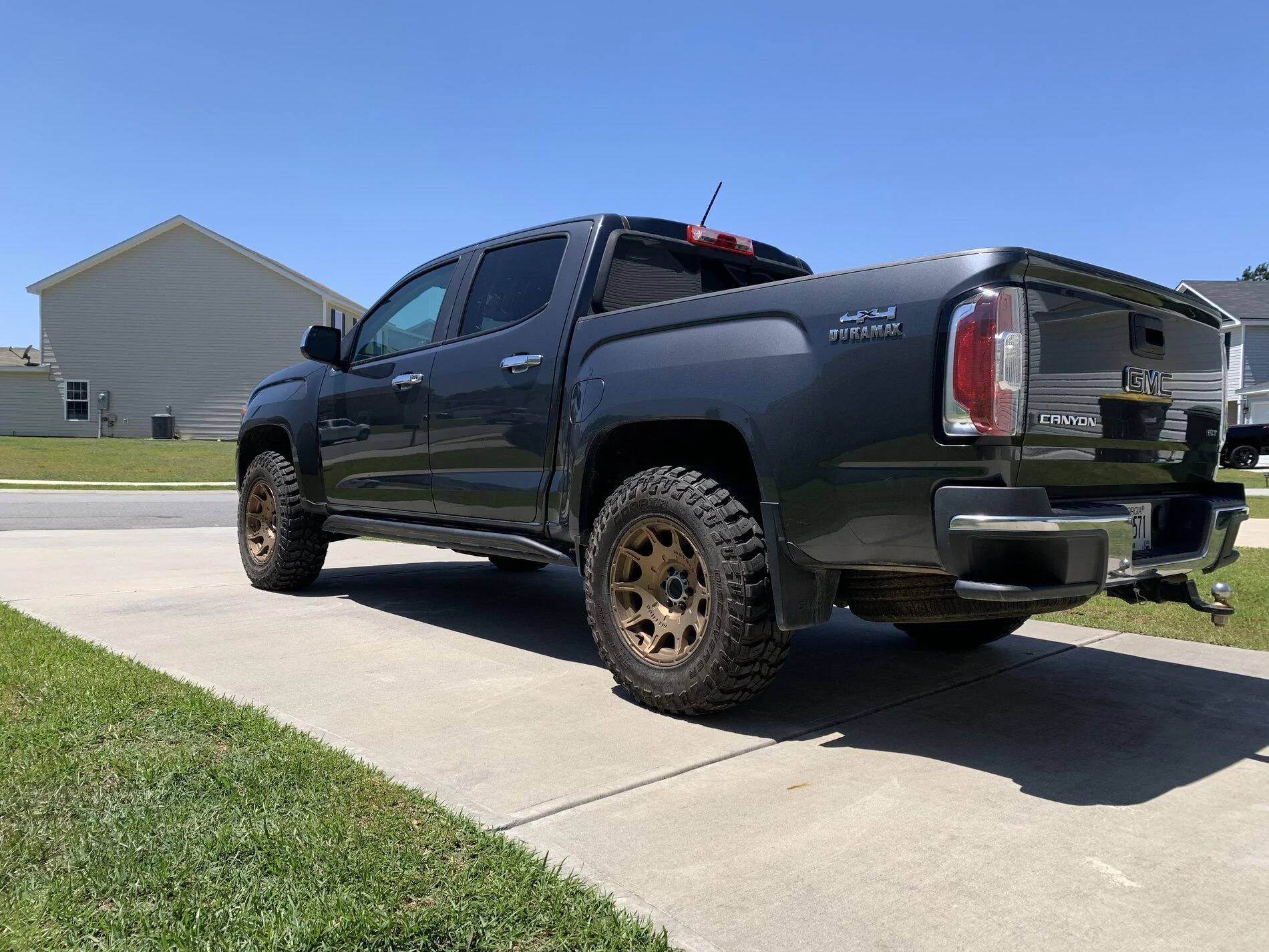 Ford Bronco Base Bronco on 33" KO2 tires & 17" Method 701 wheels 21AAECC1-611D-48A5-BCDB-69A48A18591B