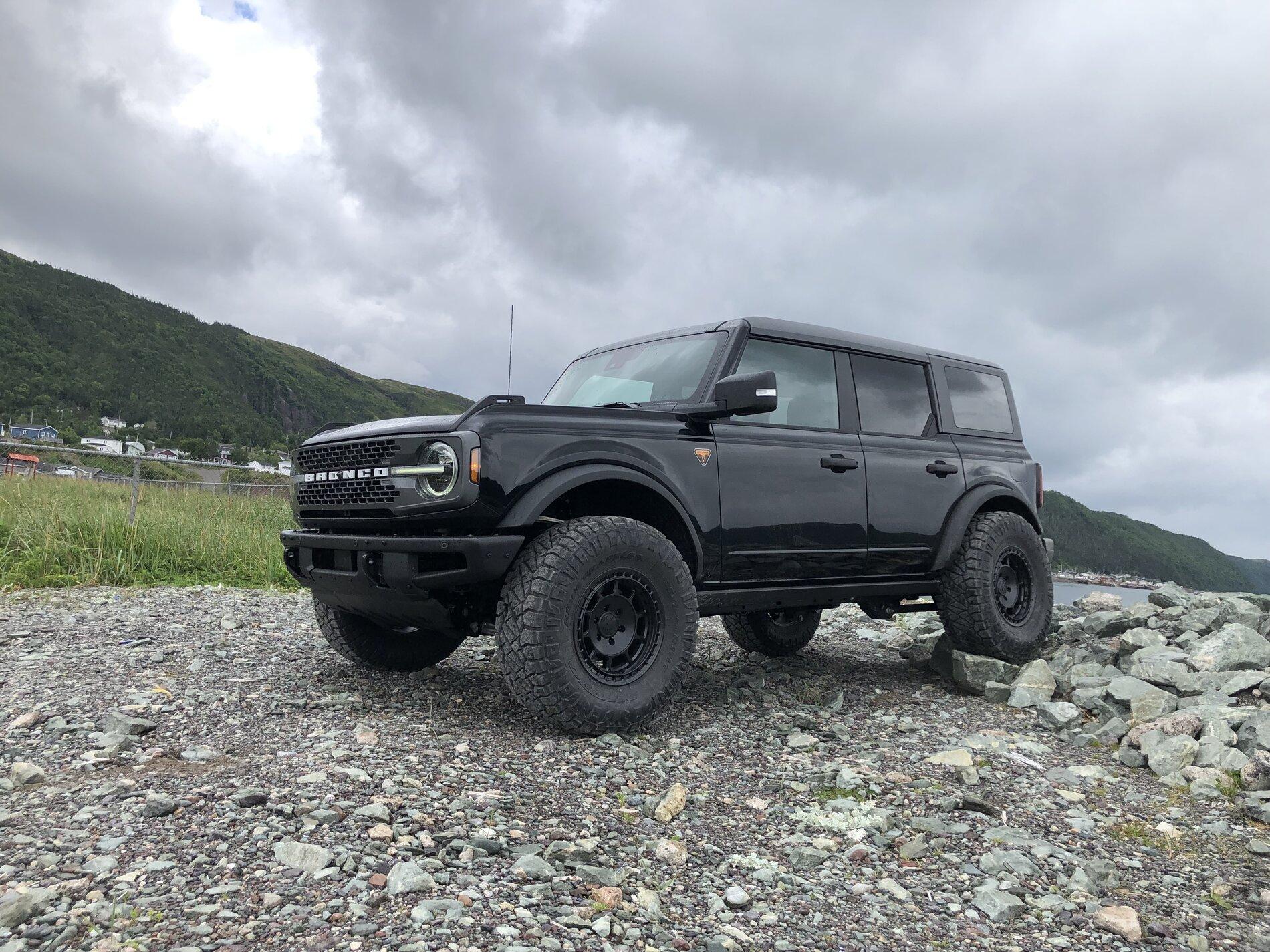 Ford Bronco SHADOW BLACK Bronco Club 1895215B-50FB-46C0-AB2B-F7F28A7596B3