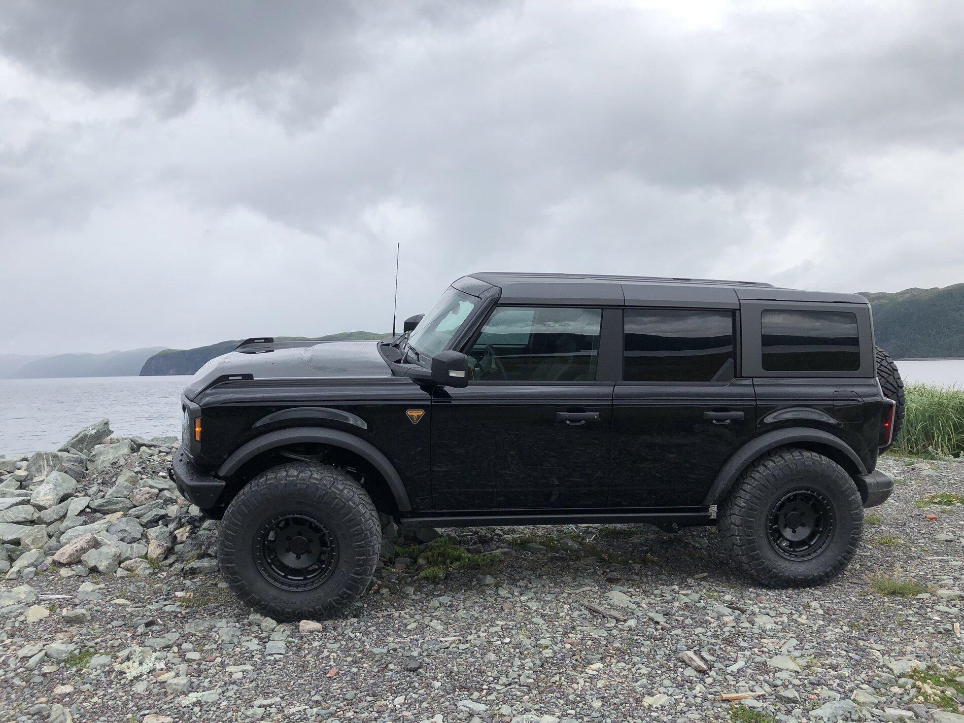 Ford Bronco SHADOW BLACK Bronco Club 82499434-5F08-4579-BBDB-3A06A9B14467