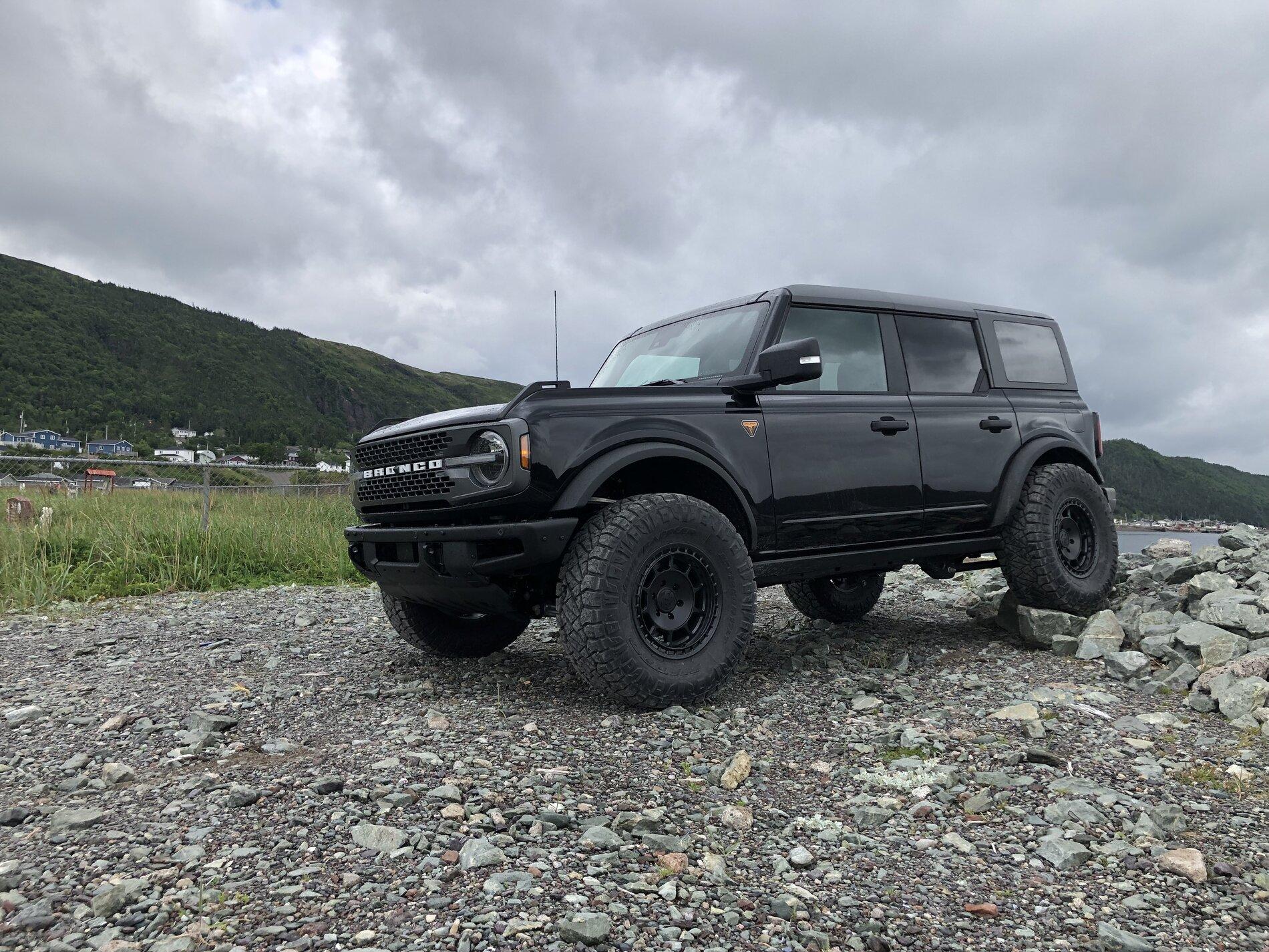 Ford Bronco SHADOW BLACK Bronco Club 2B7DB2D4-360D-4DC1-8EAC-D447A33239C4