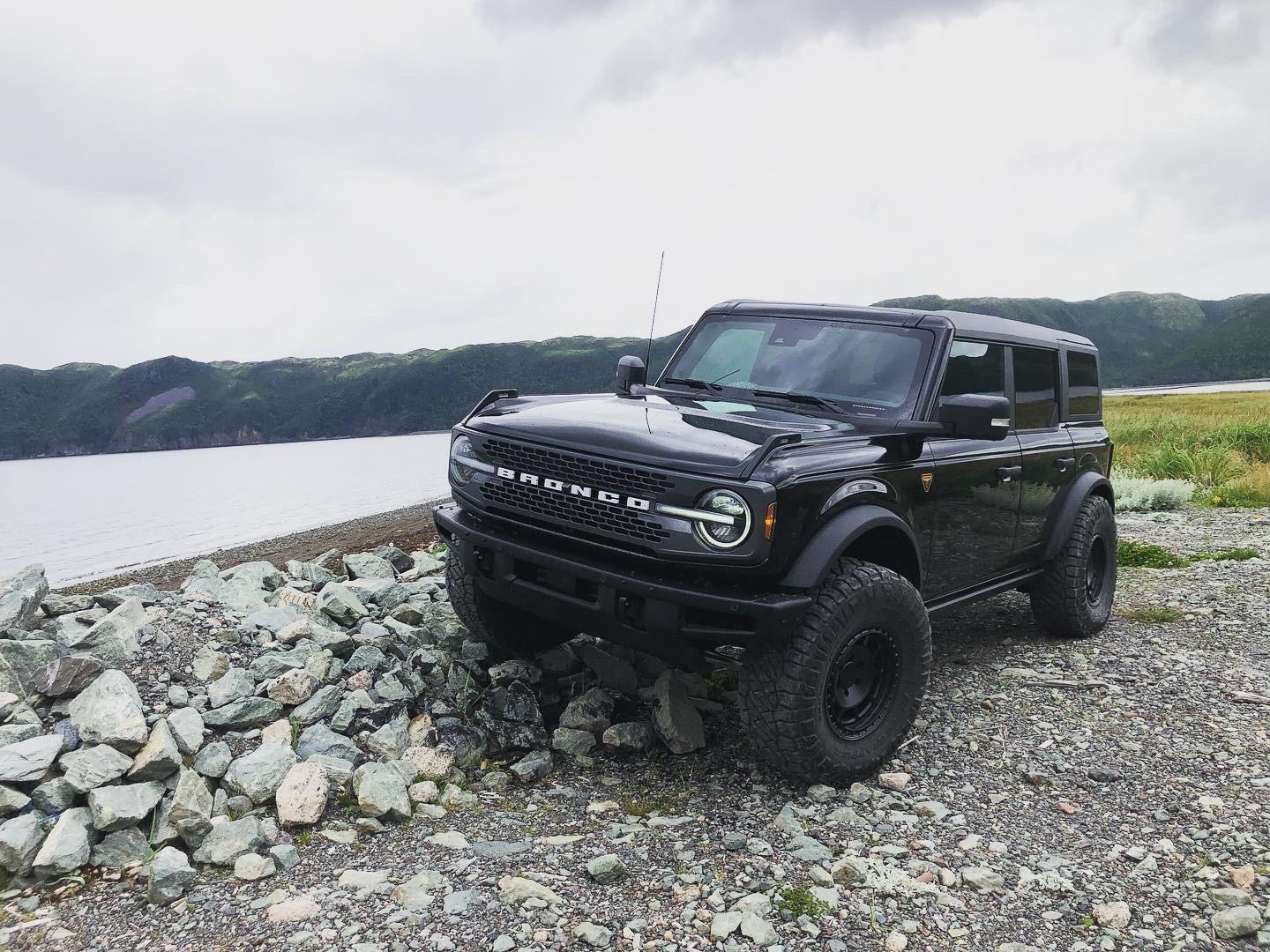 Ford Bronco SHADOW BLACK Bronco Club 9669237A-D94B-4525-A05F-3292161D4287