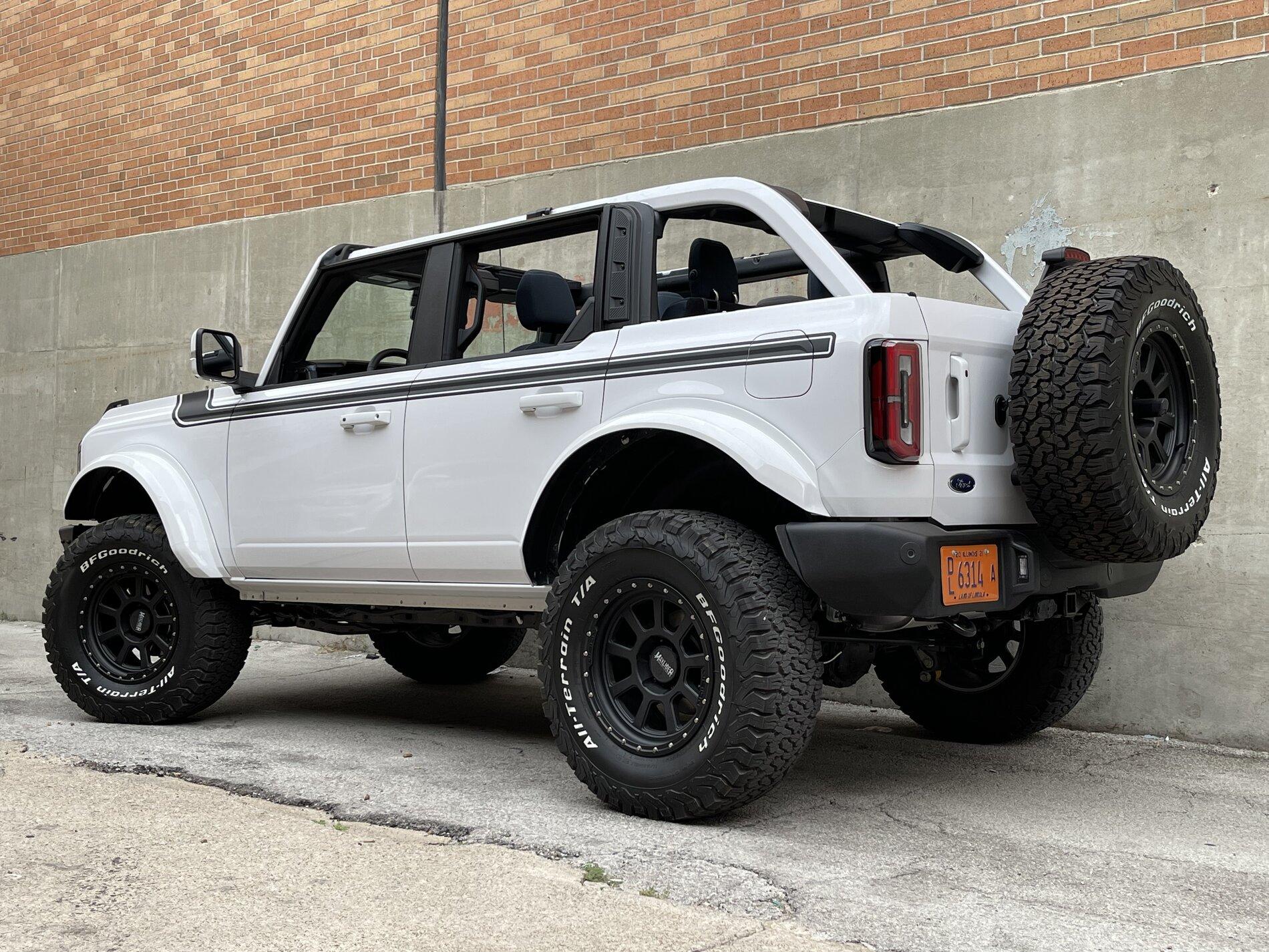 Ford Bronco OXFORD WHITE Bronco Club E9E3345D-963B-4FD2-AF37-7DB7B37CA5F9
