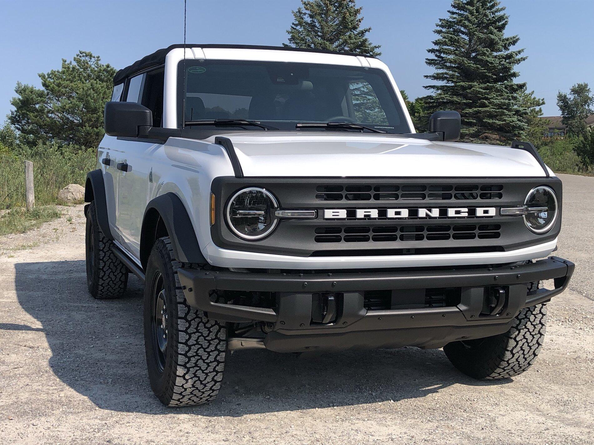 Ford Bronco OXFORD WHITE Bronco Club 073D766F-C269-4B19-A16B-74B943362A30