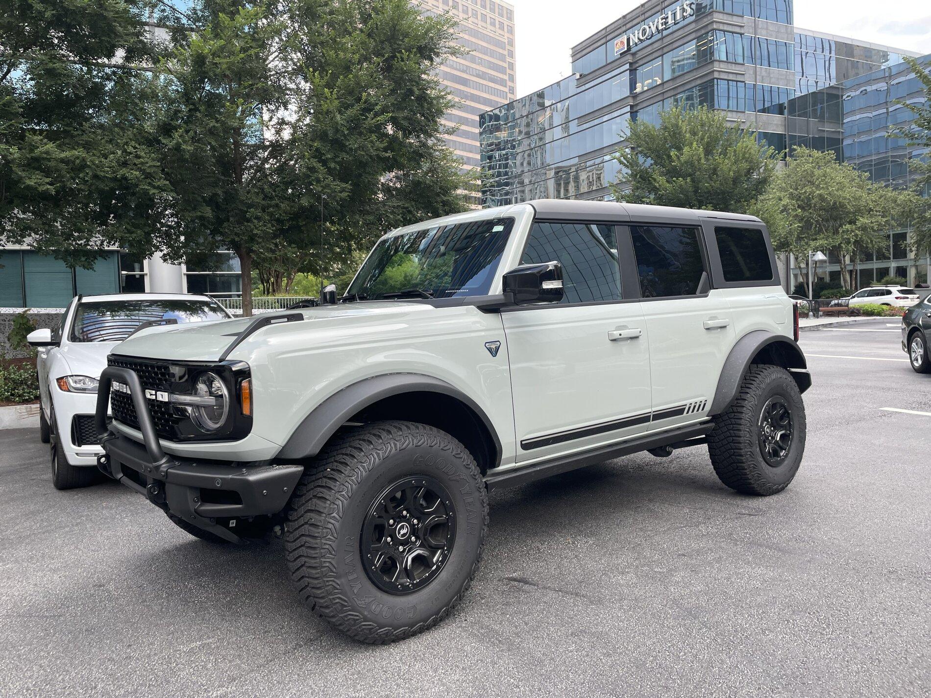 Ford Bronco Spotted In the Wild! A18ED142-3A1B-494C-8772-7945833371D6