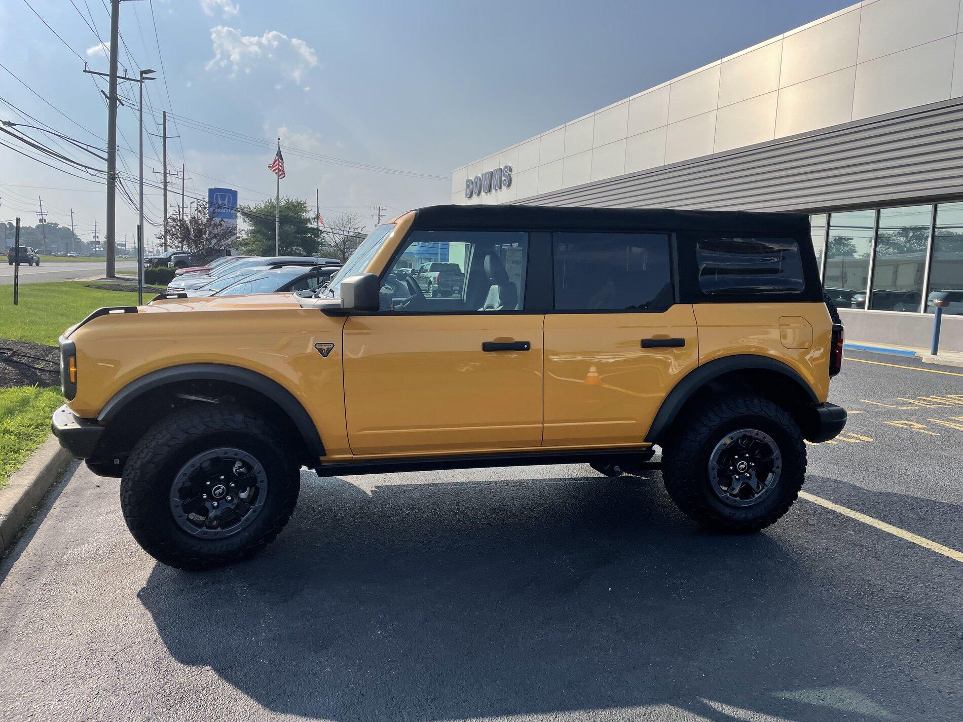 Ford Bronco Test Drove 2.3L Manual 4-Door Badlands B07DB21A-C332-415A-B0F0-19037A3E1793