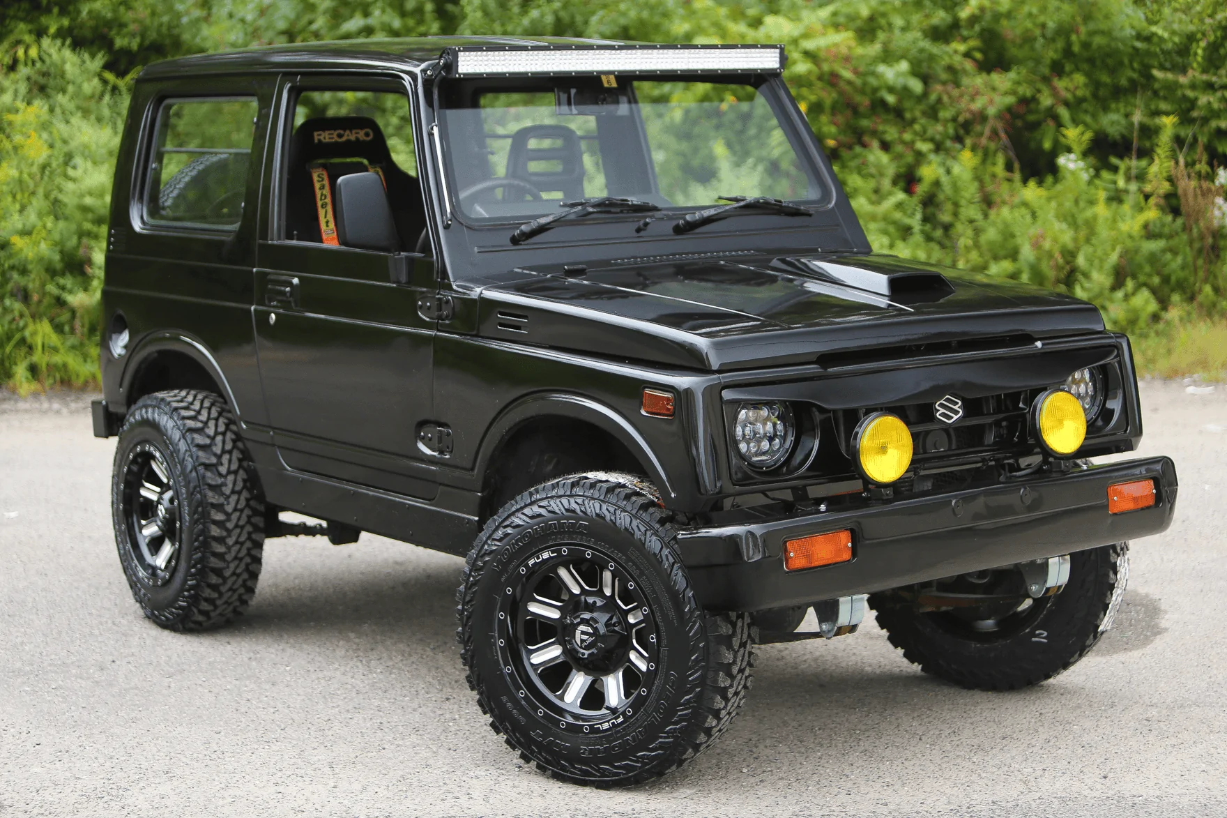 Ford Bronco Here starts the dealer games 1627471376740