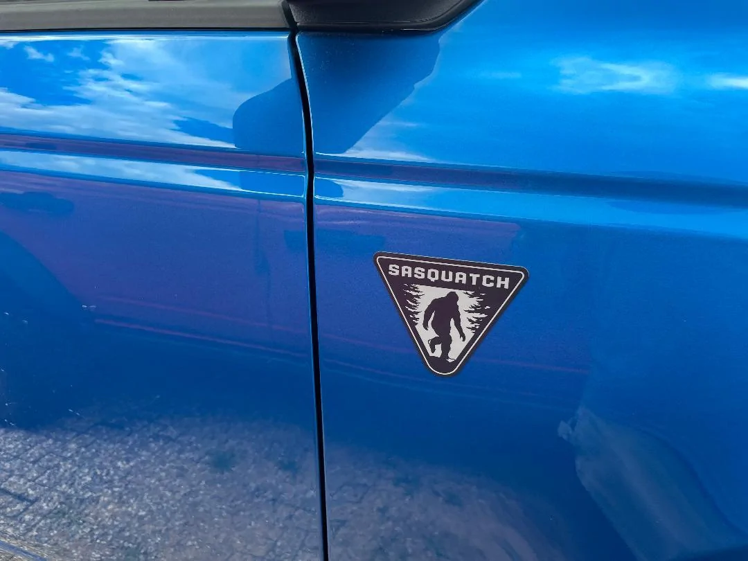 Ford Bronco VELOCITY BLUE Bronco Club 1627499400198