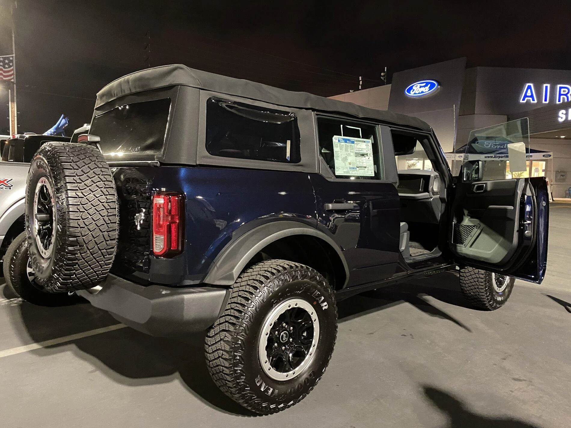 Ford Bronco Anyone else notice gap on tailgate? IMG_8256