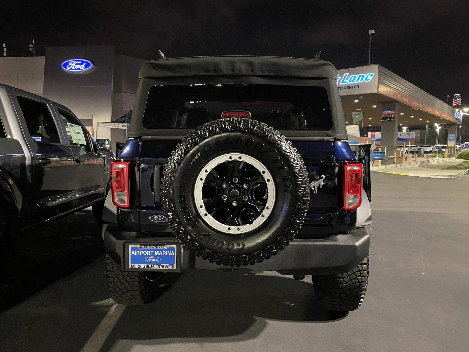 Ford Bronco Anyone else notice gap on tailgate? IMG_8255