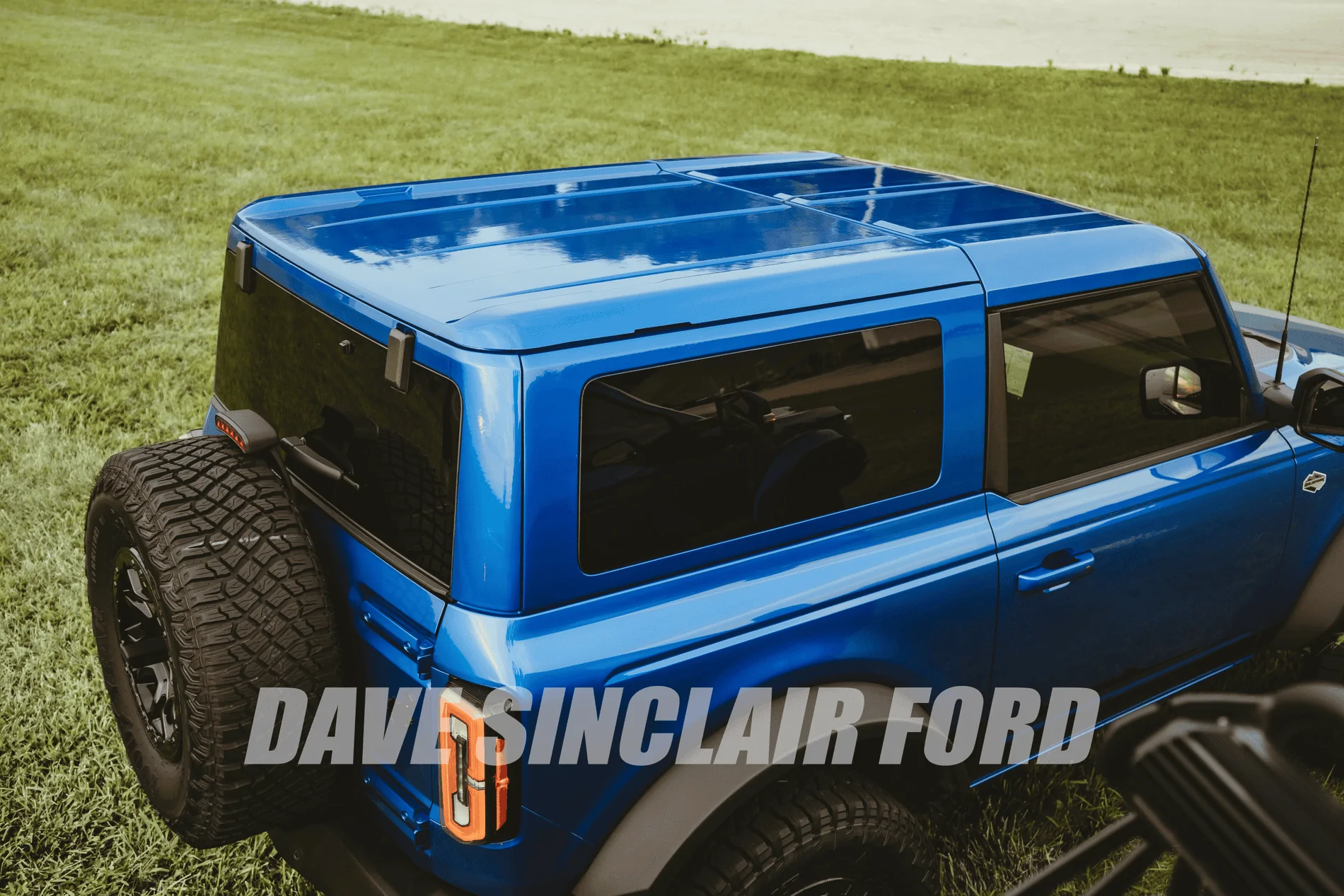 Ford Bronco MIC Painted Top on Velocity Blue Bronco with 37’s tempImagesNEVCi