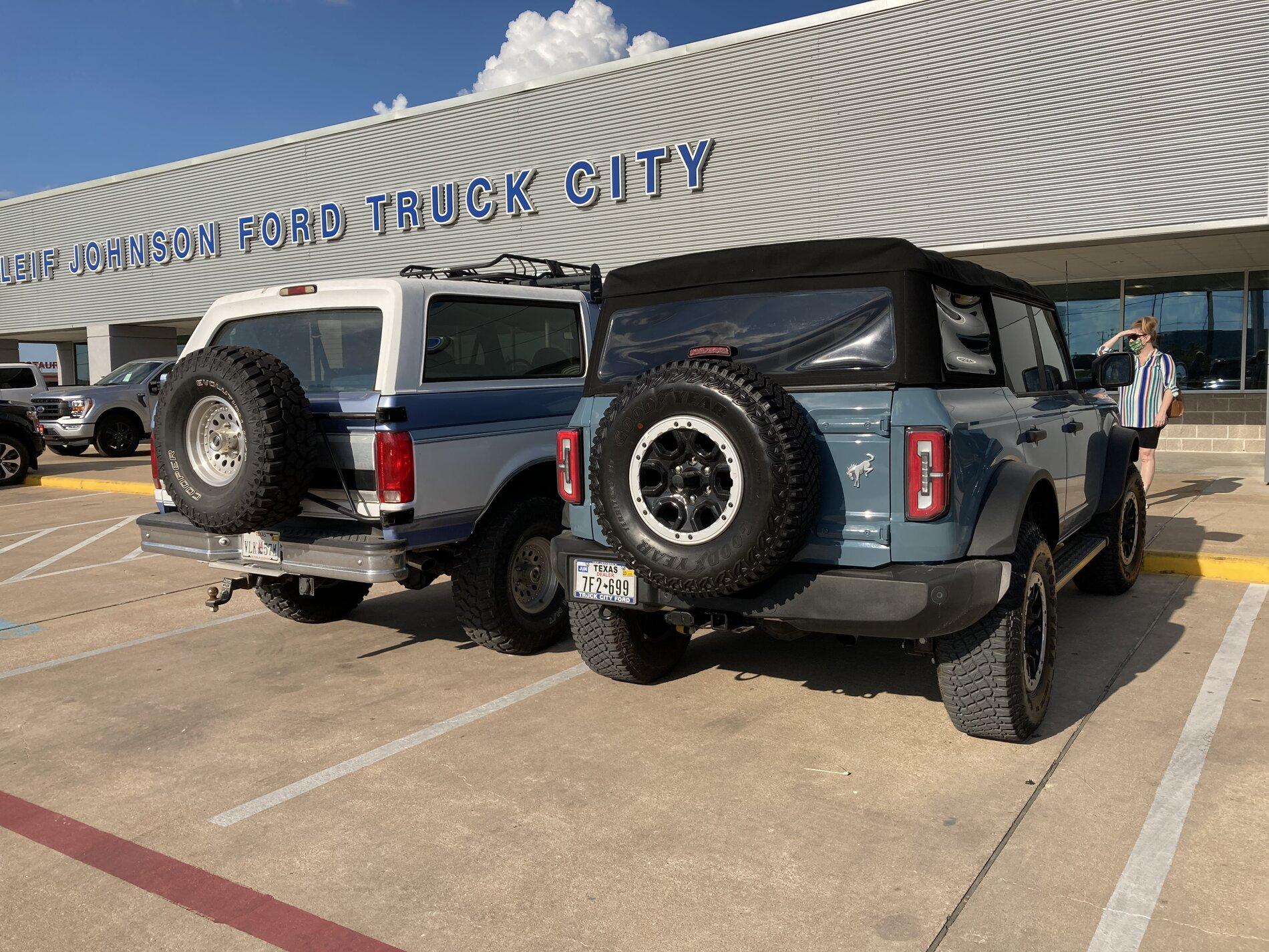 Ford Bronco Big Bend Squatch vs. 96 XLT B171F4A6-FA03-4F01-8AF6-C7FC29B99F4D