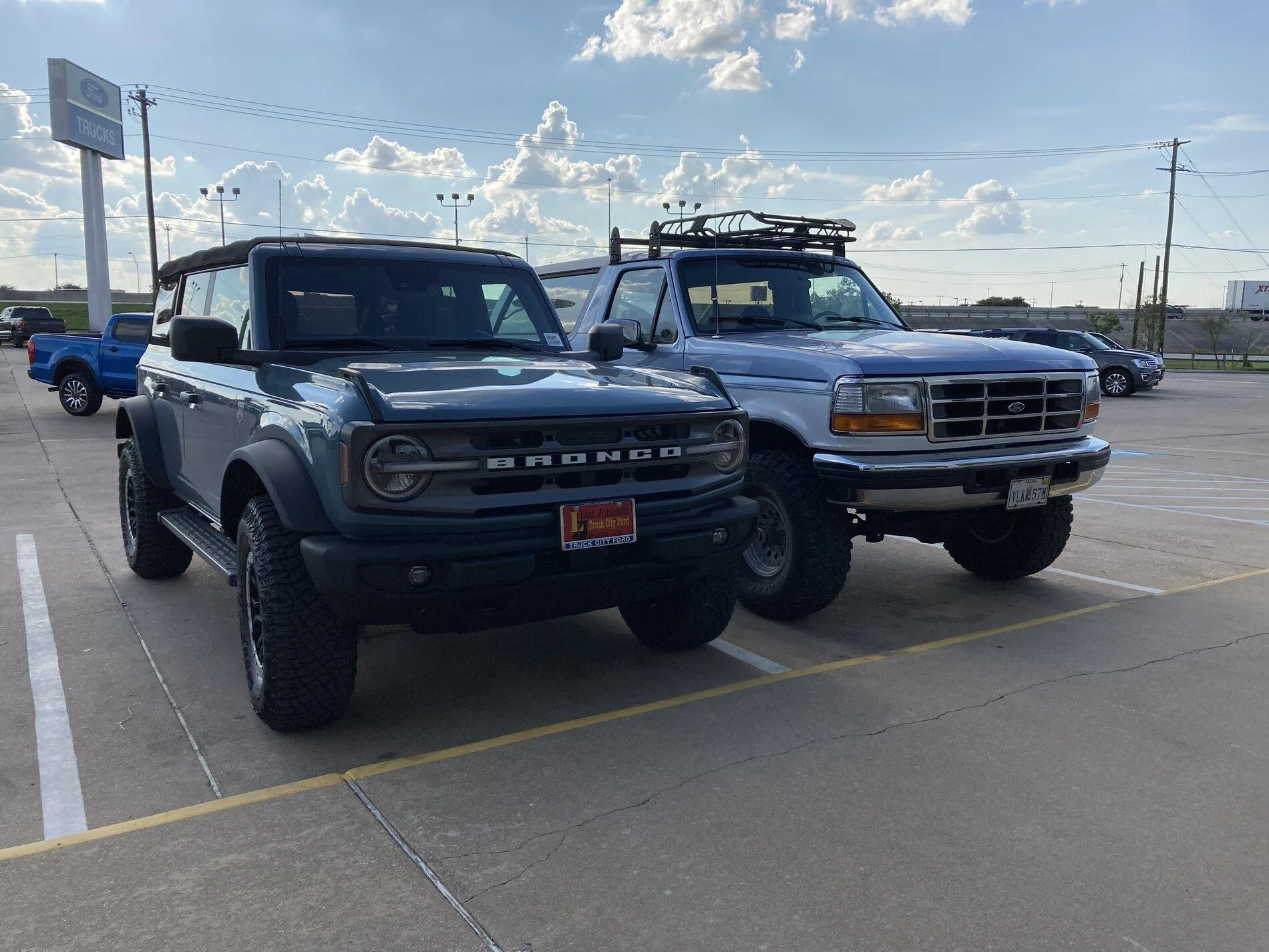 Ford Bronco Big Bend Squatch vs. 96 XLT EA0A28E3-ED2F-4659-9806-F321833C5706