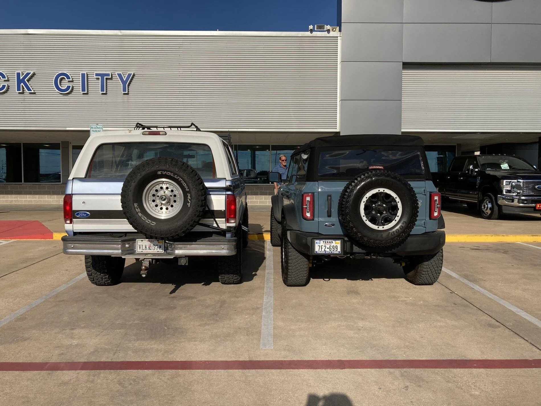 Ford Bronco Big Bend Squatch vs. 96 XLT 8EE9BCAD-28C7-4762-B78F-4B0C5CC9F79F