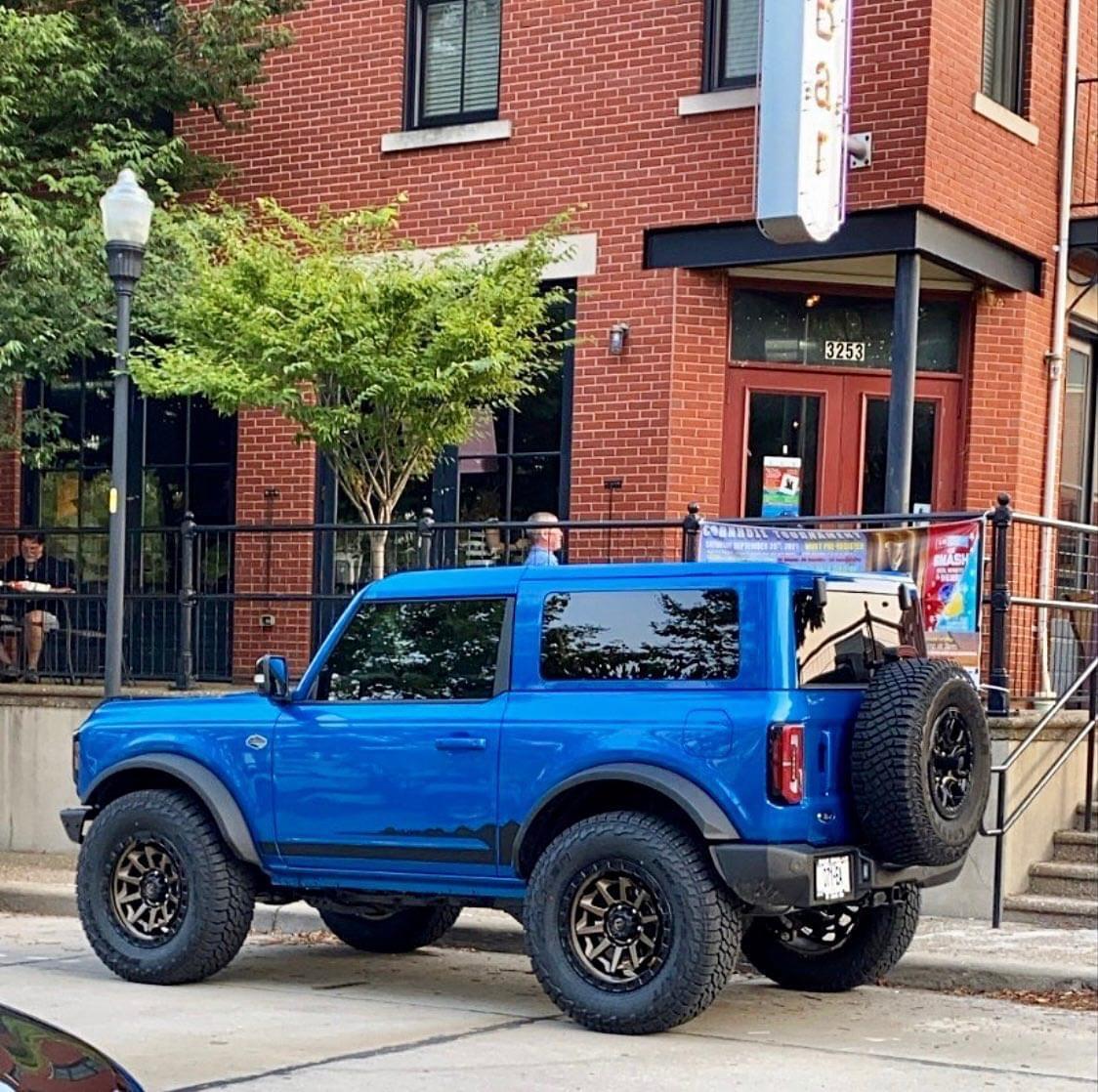 Ford Bronco MIC Painted Top on Velocity Blue Bronco with 37’s a6871c30-47da-4ec2-ab23-5a8677d6ebf7-jpe