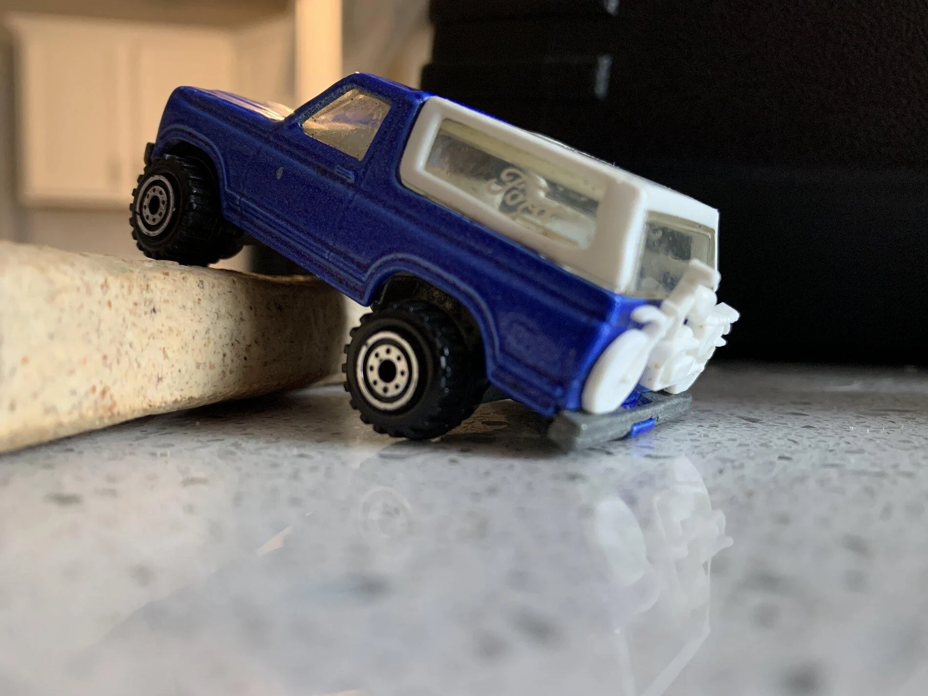 Ford Bronco Hot Wheels Bronco 3DD9602A-902D-4F83-866A-D8878BCAB893