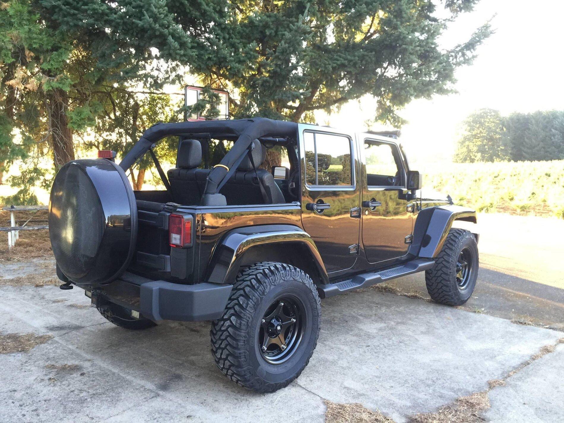 Ford Bronco Going Topless for the First Time 4A3AD0EB-A202-4104-B8FA-29F5D9B91278