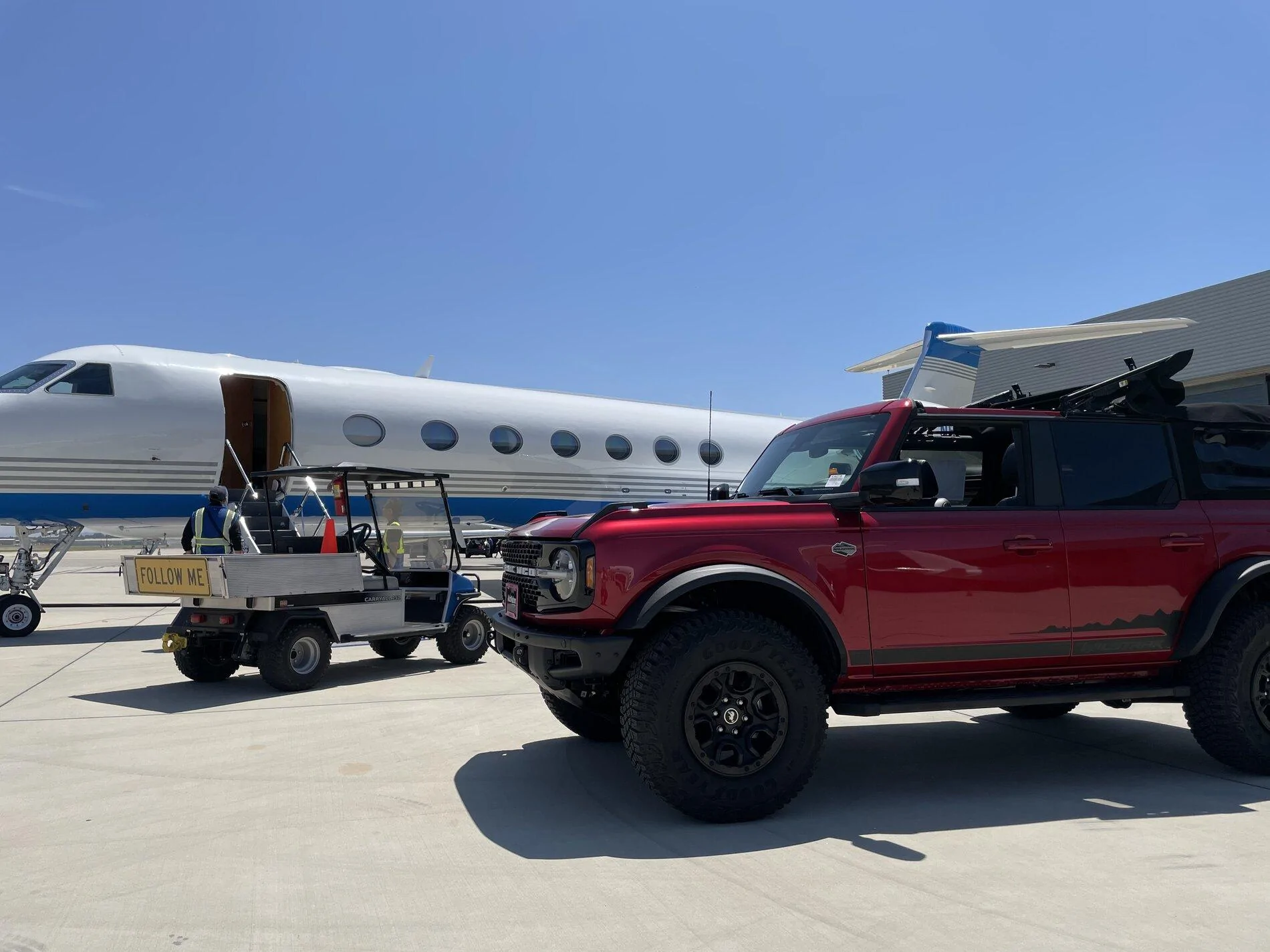 Ford Bronco RAPID RED Bronco Club B82AEB61-B88D-405B-89DF-069F756CEABC