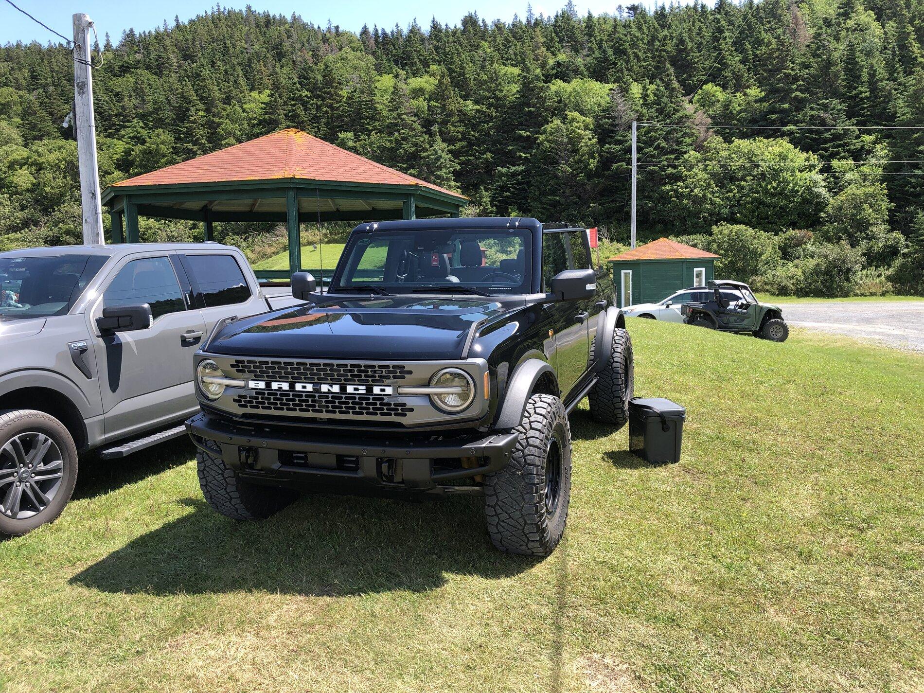 Ford Bronco SHADOW BLACK Bronco Club E7448466-5A7F-4CED-93B2-FE786B991042