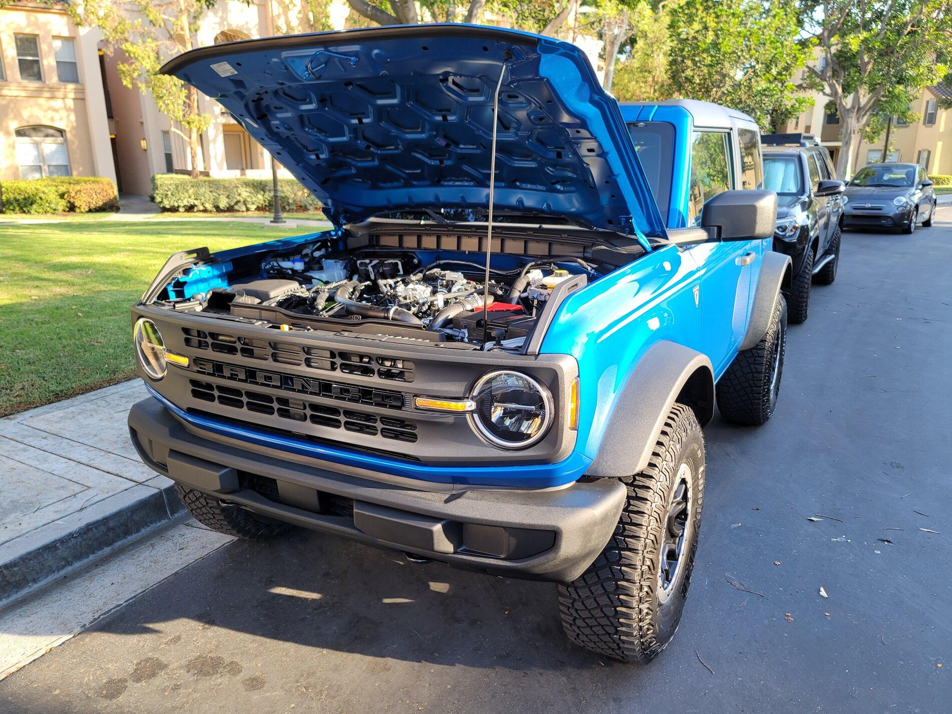 Ford Bronco VELOCITY BLUE Bronco Club 20210729_181344