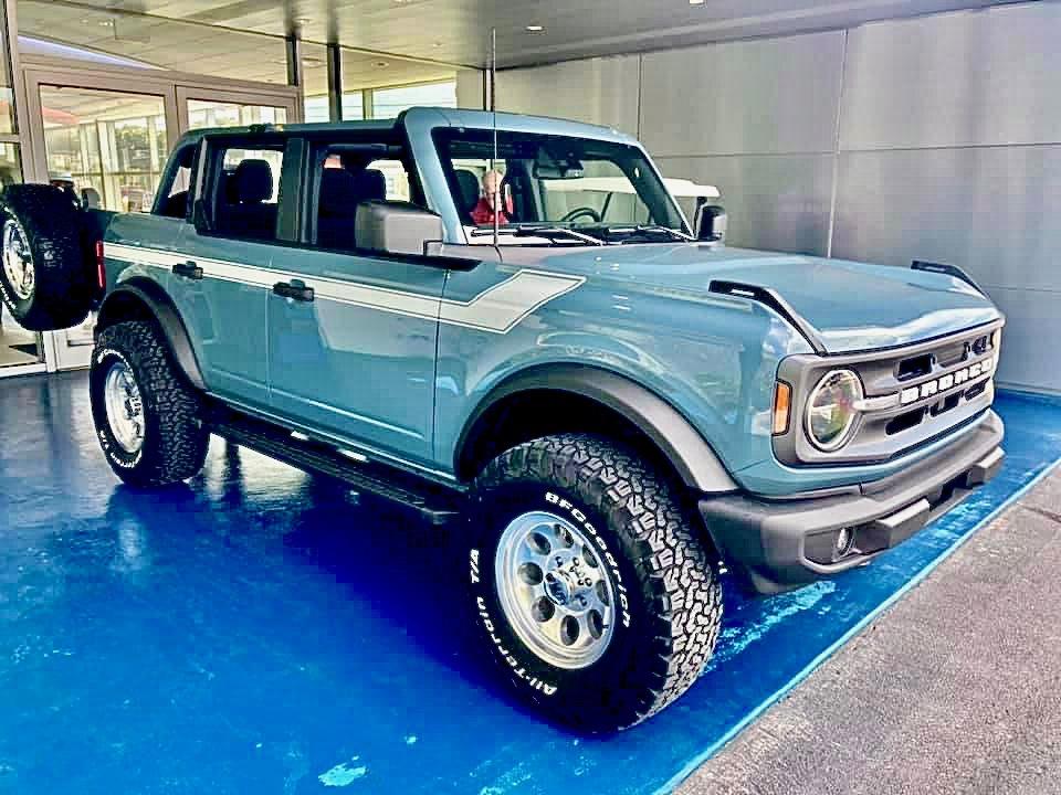 Ford Bronco Customer Pics of our Retro Side Stripes installed!! IMG_9308-1